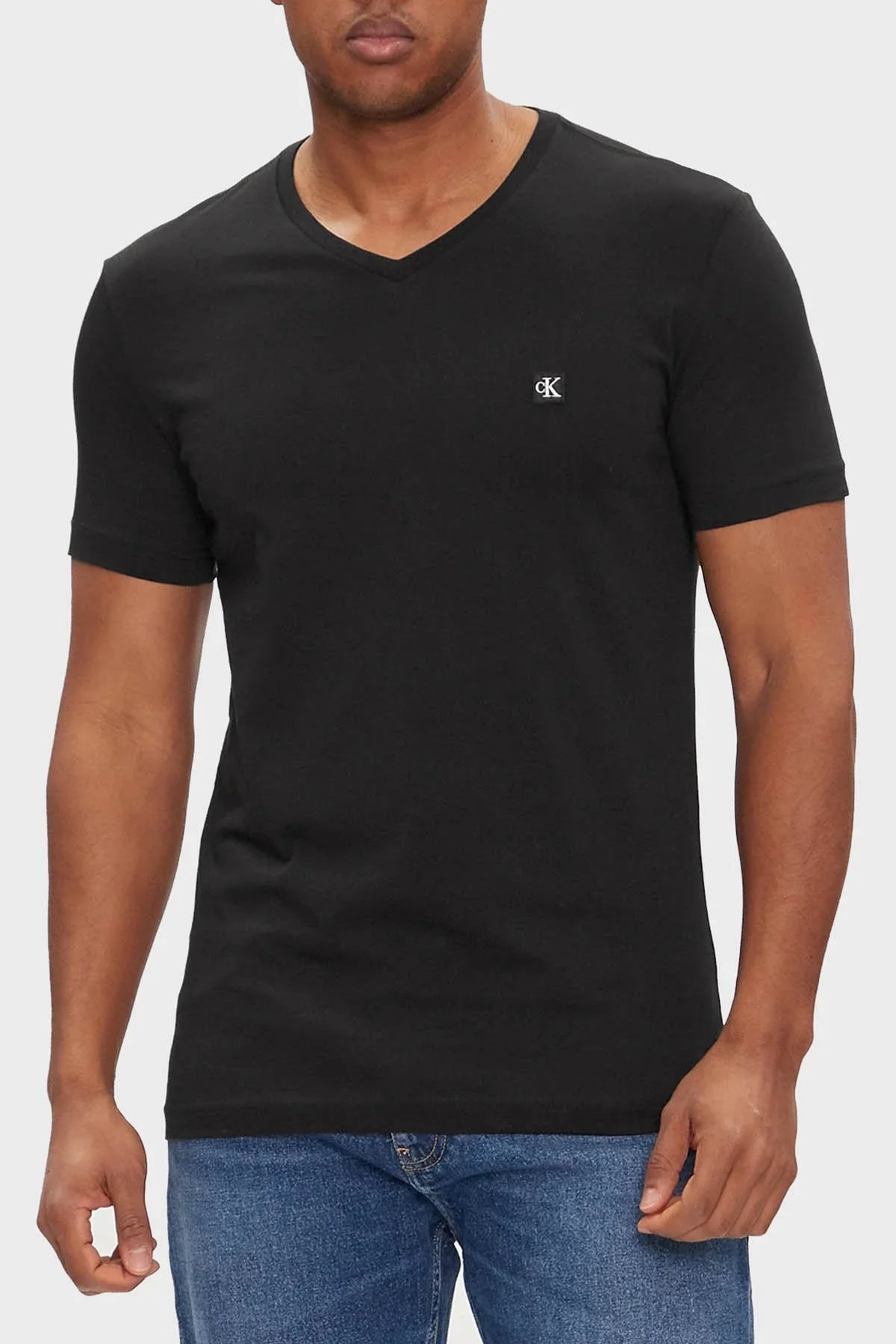 Calvin Klein Pamuklu Slim Fit V Yaka J30J325212BEH Erkek T Shirt J30J325212 BEH SİYAH - 1