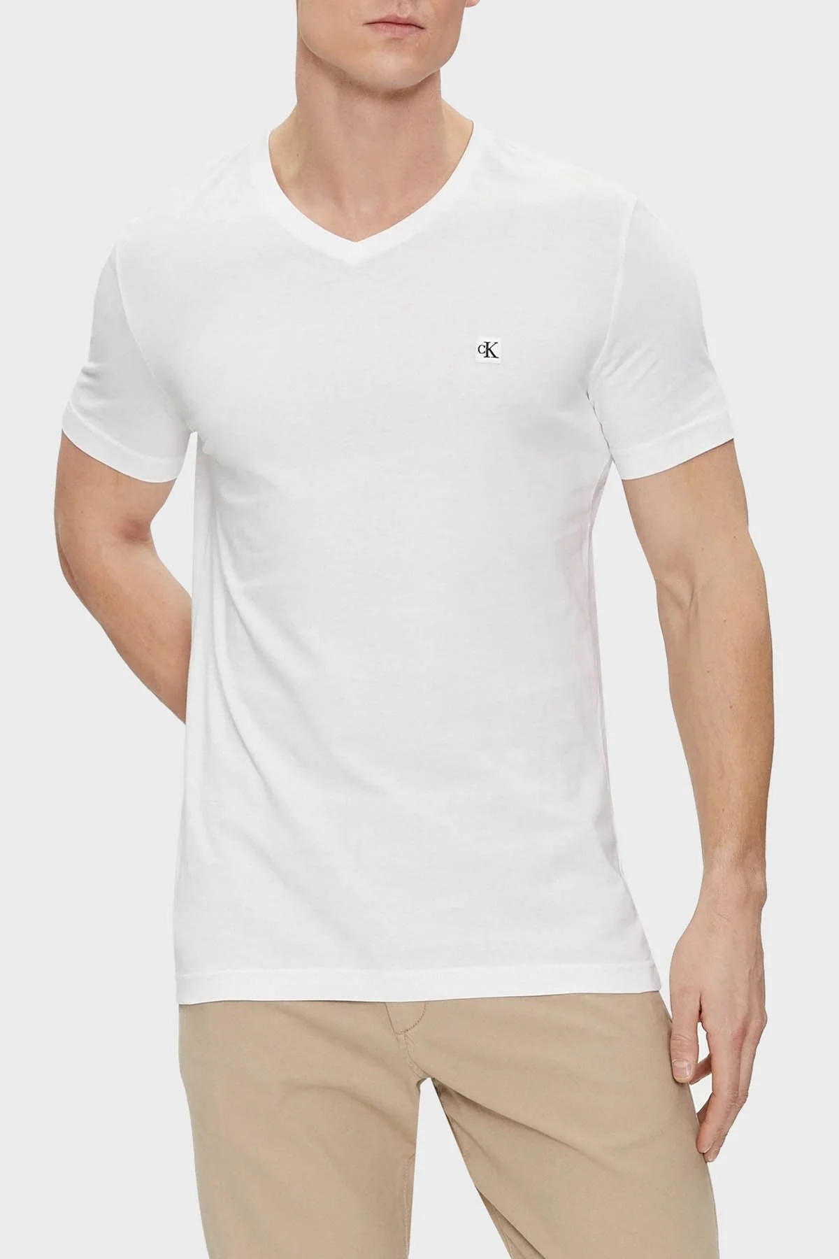 Calvin Klein Pamuklu Slim Fit V Yaka J30J325212YAF Erkek T Shirt J30J325212 YAF BEYAZ - 1