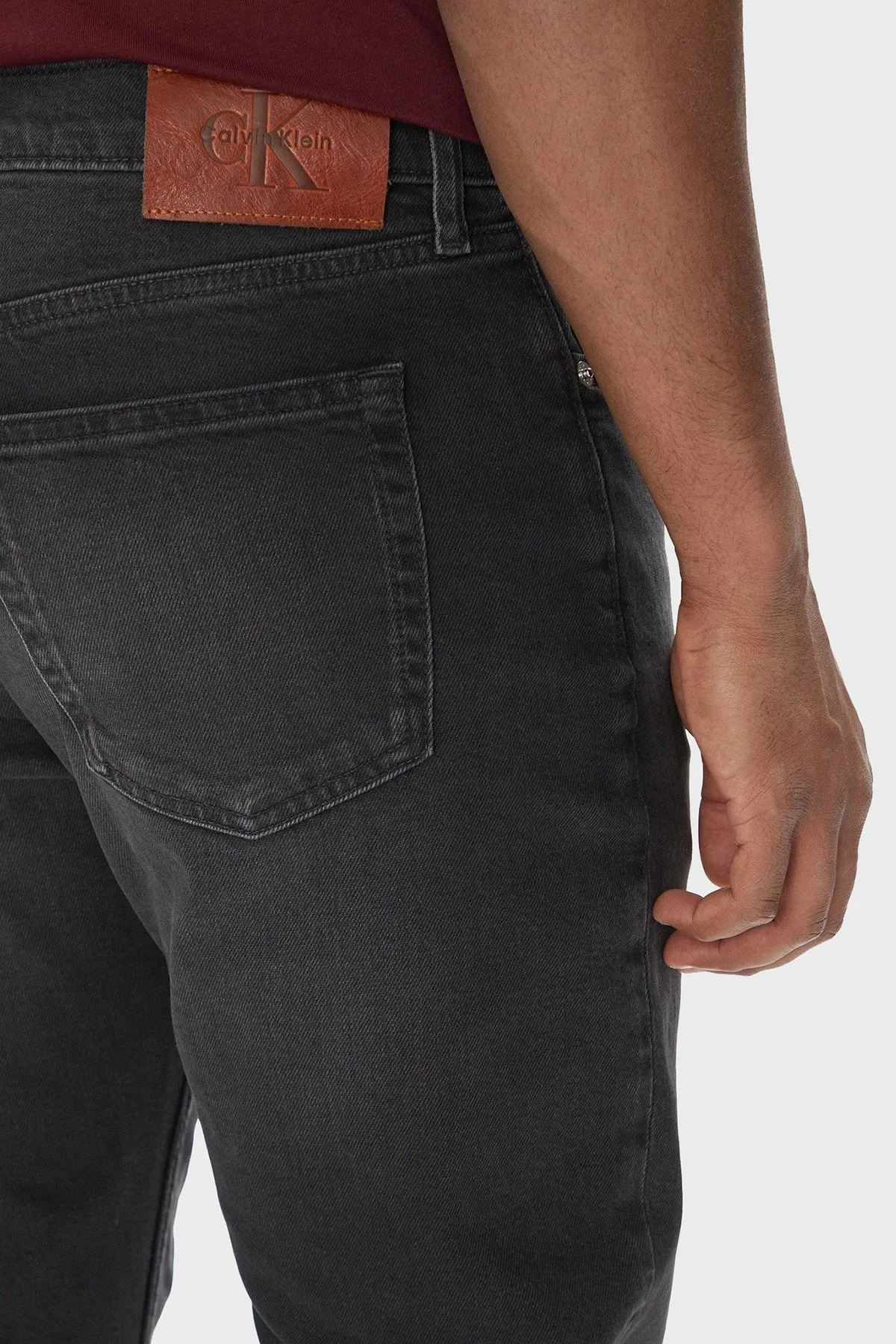 Calvin Klein Pamuklu Slim Tapered Fit Orta Bel Dar Paça Jeans LV04RB754G846 Erkek Kot Pantolon LV04RB754G 846 SİYAH - 5