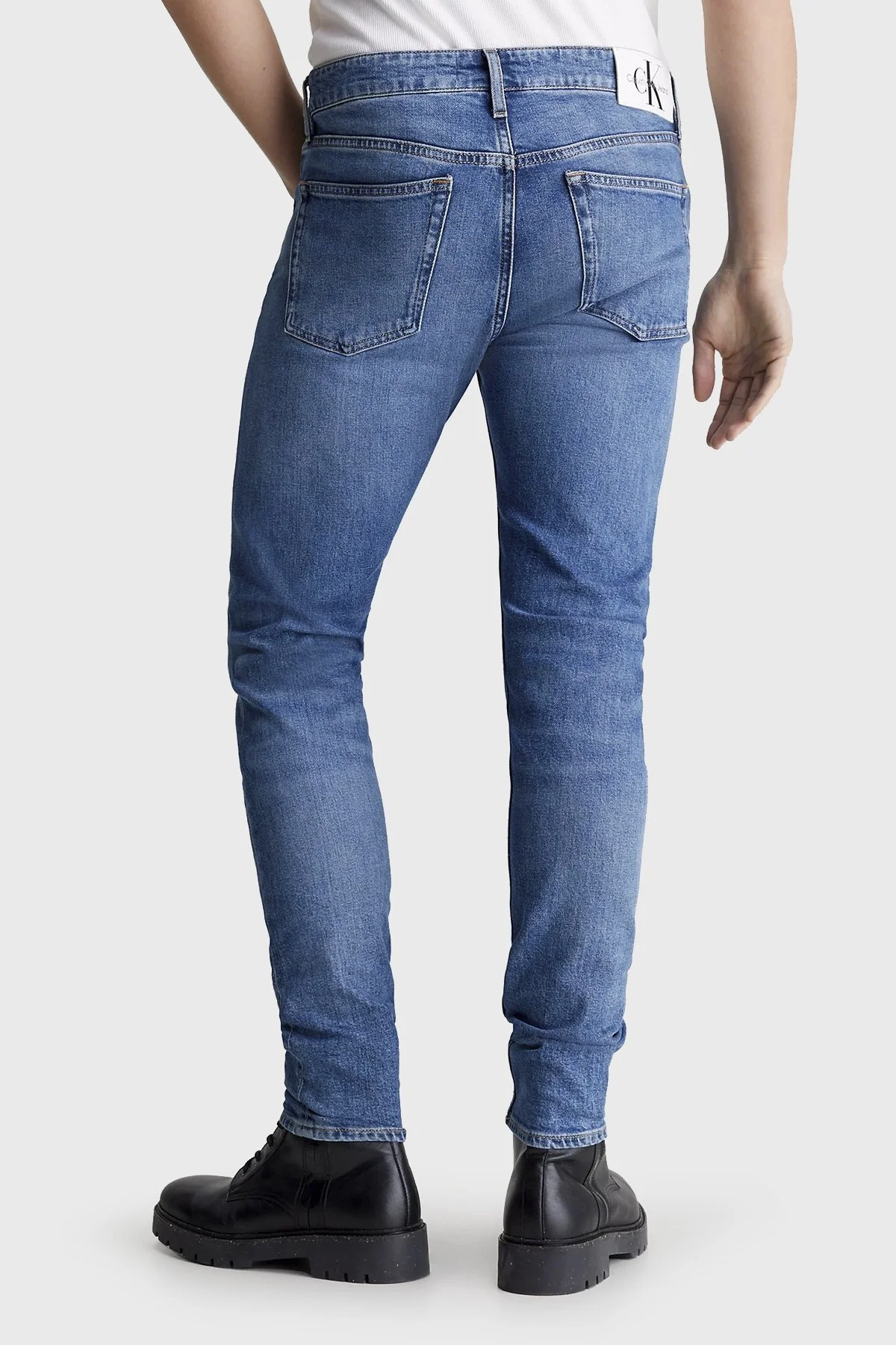 Calvin Klein Pamuklu Slim Tapered Jeans J30J3248451A4 Erkek Kot Pantolon J30J324845 1A4 MAVİ - 2