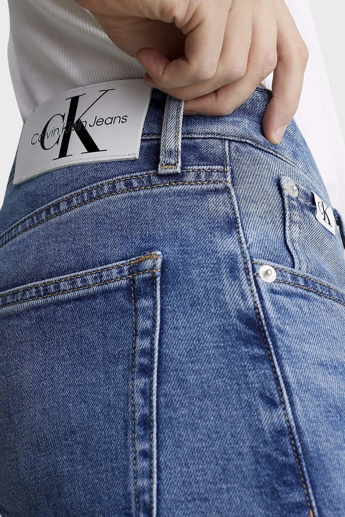 Calvin Klein Pamuklu Slim Tapered Jeans J30J3248451A4 Erkek Kot Pantolon J30J324845 1A4 MAVİ - 4