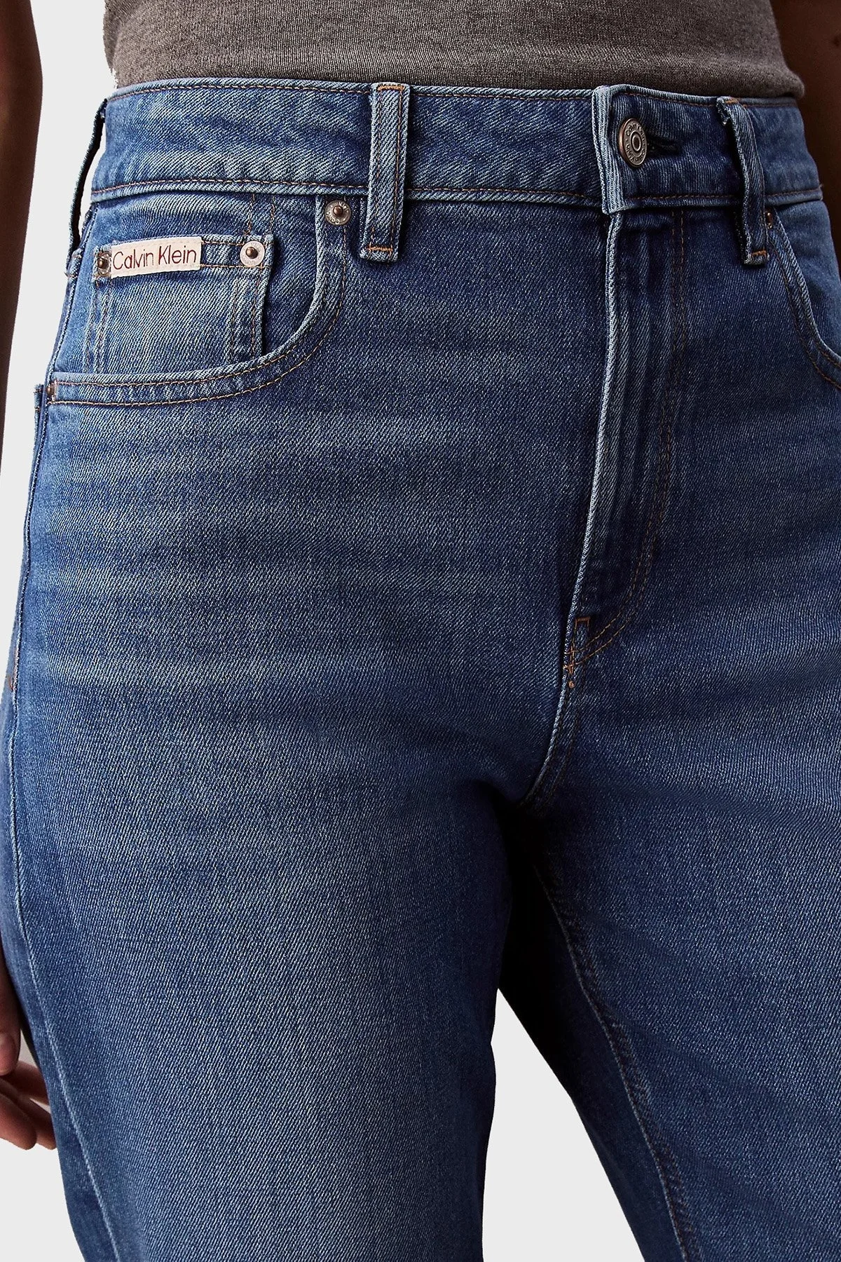 Calvin Klein Pamuklu Straight Fit Yüksek Bel Düz Paça Jeans LV047B913GYCC Bayan Kot Pantolon LV047B913G YCC MAVİ - 4