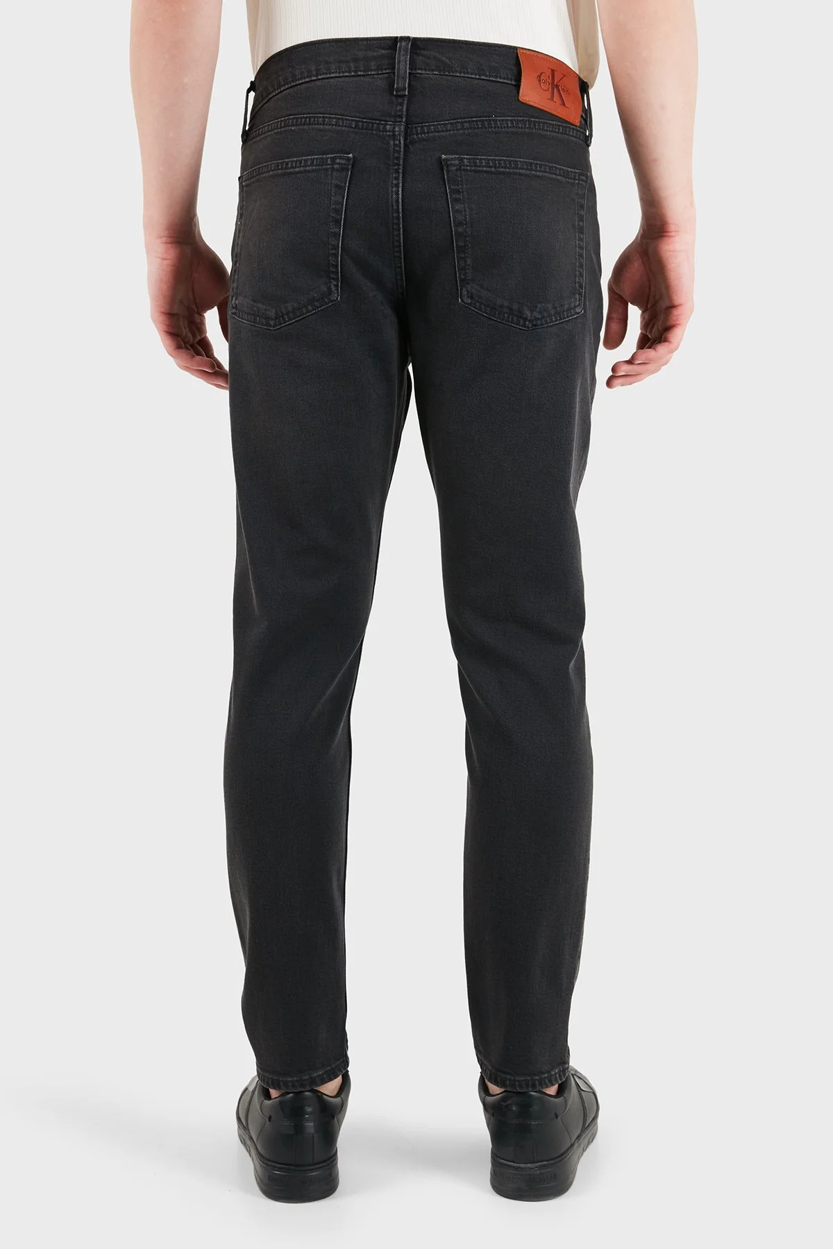 Calvin Klein Pamuklu Tapered Fit Dar Paçalı Jeans LV04RF947GXB0 Erkek Kot Pantolon LV04RF947G XB0 SİYAH - 3