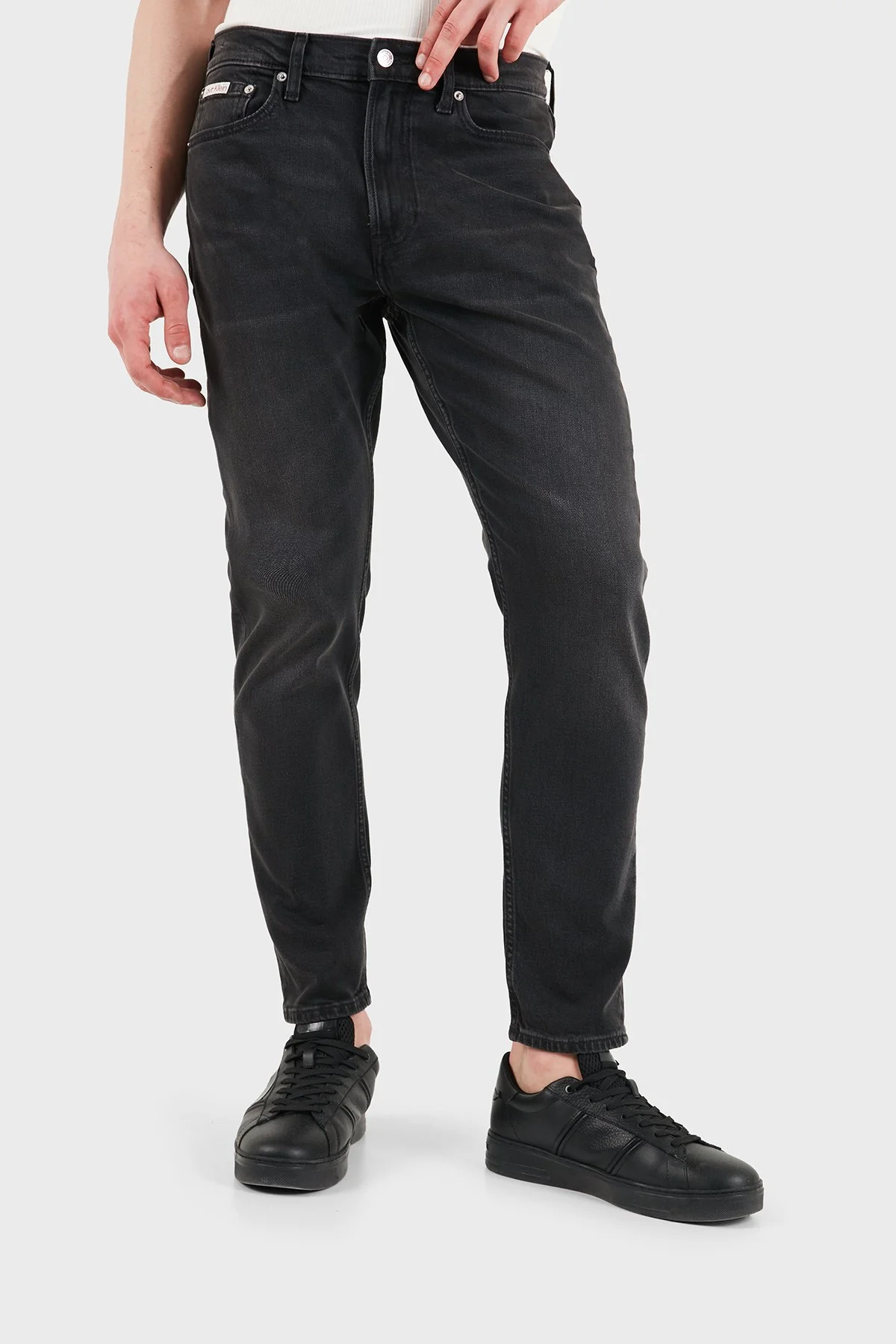 Calvin Klein Pamuklu Tapered Fit Dar Paçalı Jeans LV04RF947GXB0 Erkek Kot Pantolon LV04RF947G XB0 SİYAH - 4