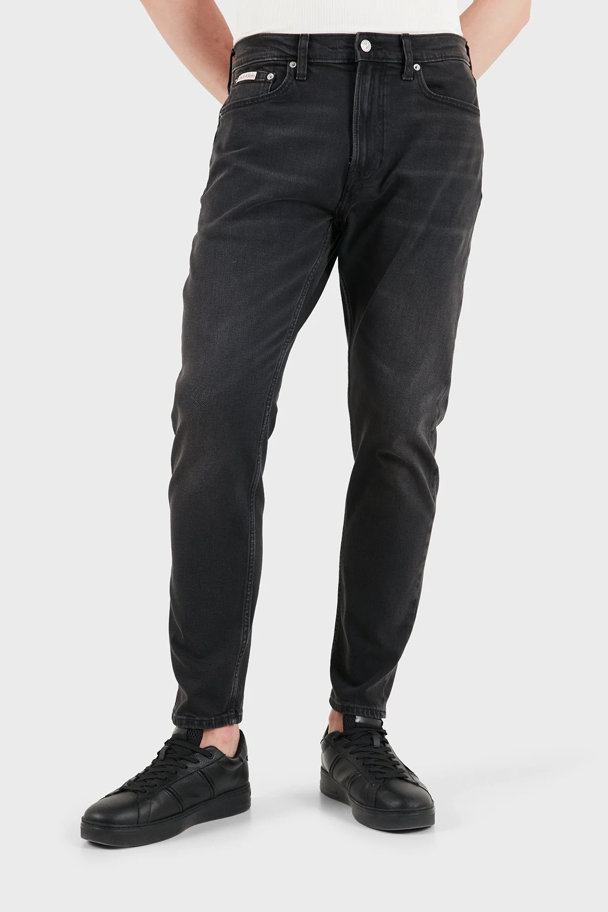 Calvin Klein Pamuklu Tapered Fit Dar Paçalı Jeans LV04RF947GXB0 Erkek Kot Pantolon LV04RF947G XB0 SİYAH - 5
