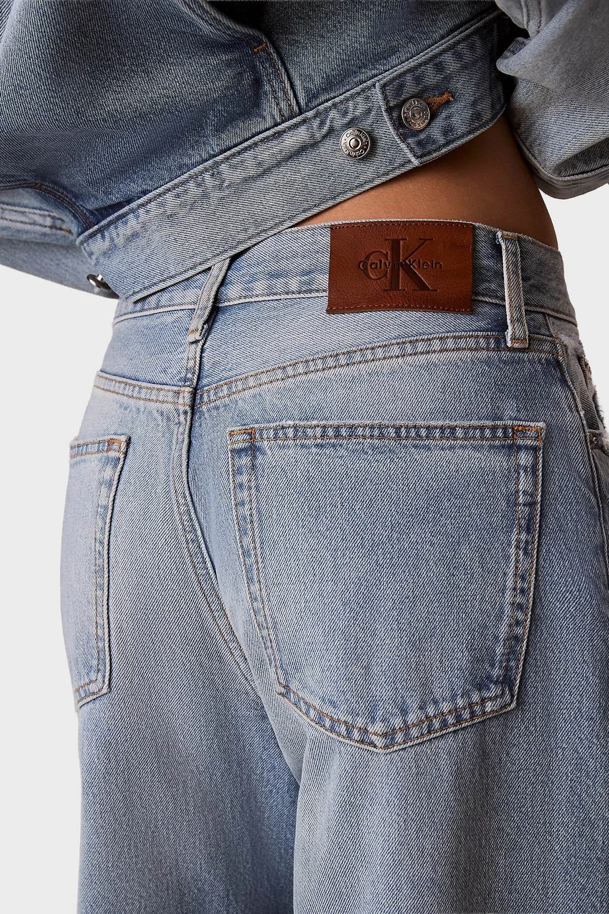 Calvin Klein Pamuklu Wide Leg Fit Yüksek Bel Jeans Kadın Kot Pantolon LV047F728G SD9 MAVİ - 5