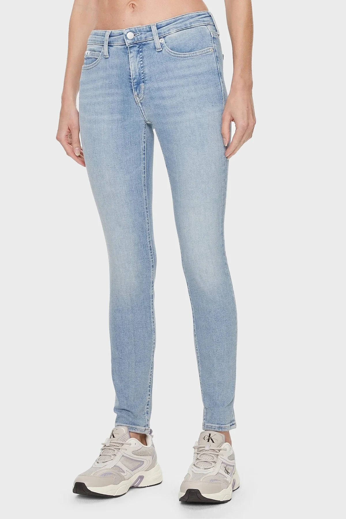 Calvin Klein Pamuklu Yüksek Bel Dar Paça Skinny Fit Jeans J20J2224441AA Bayan Kot Pantolon J20J222444 1AA AÇIK MAVİ - 2