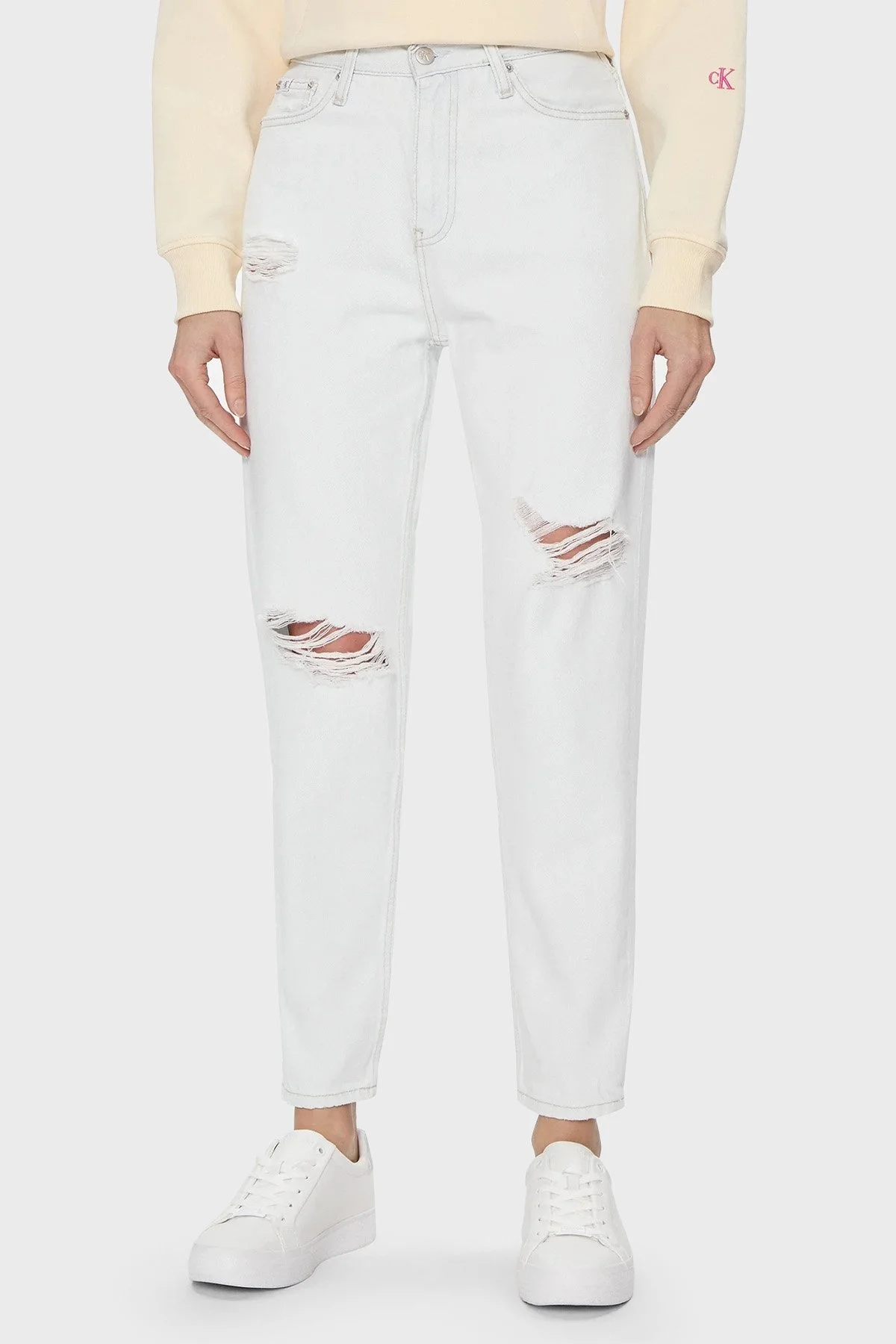 Calvin Klein Pamuklu Yüksek Bel Mom Fit Jeans J20J2221471AA Bayan Kot Pantolon J20J222147 1AA AÇIK MAVİ - 1