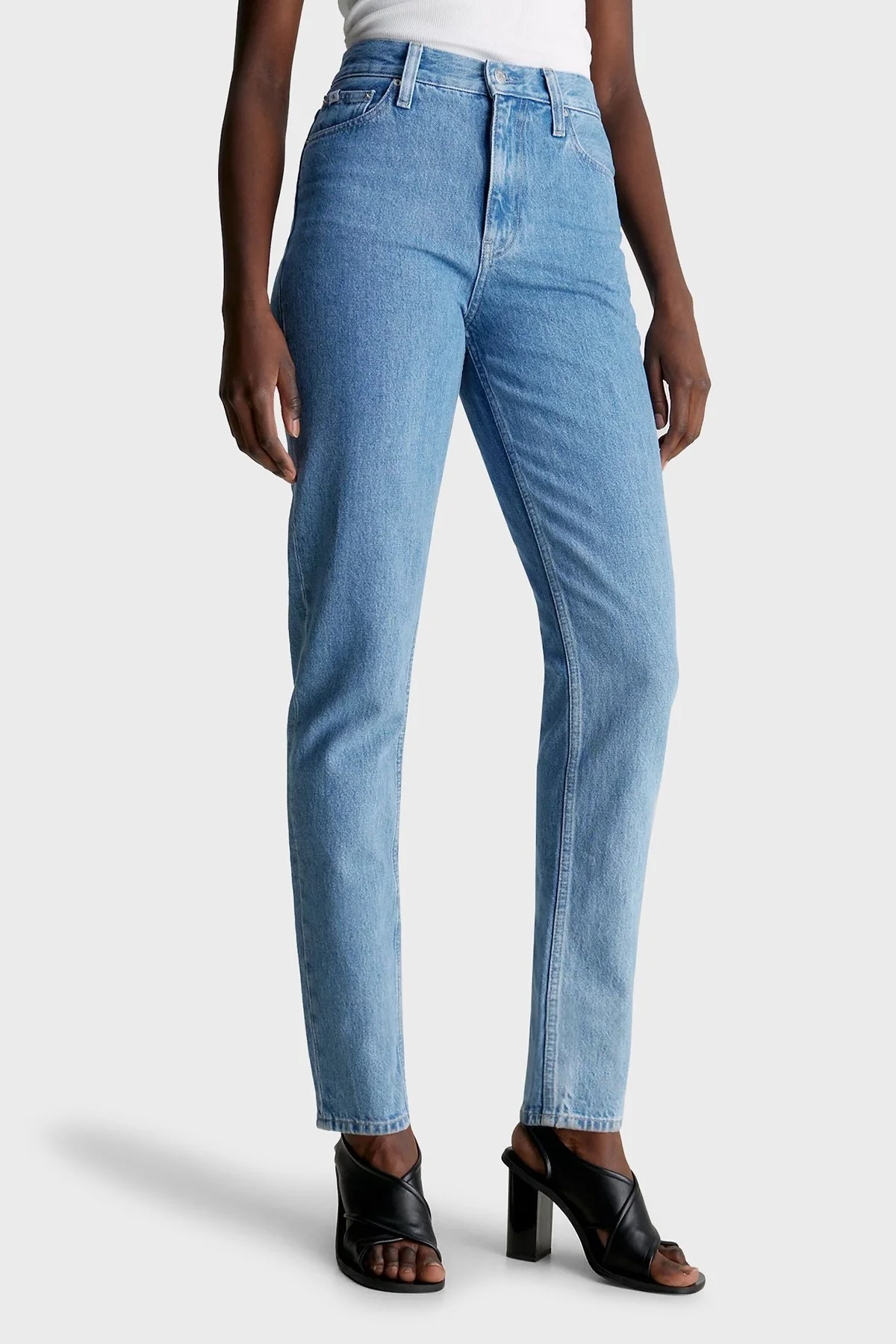 Calvin Klein Pamuklu Yüksek Bel Mom Fit Jeans J20J2221531AA Bayan Kot Pantolon J20J222153 1AA AÇIK MAVİ - 7