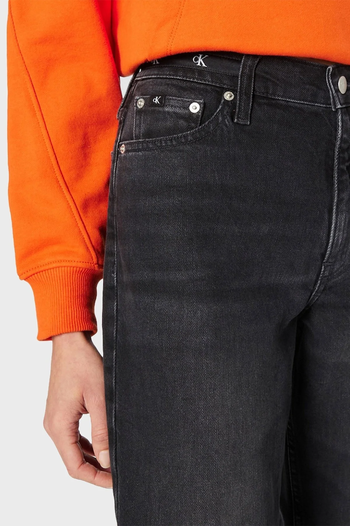 Calvin Klein Pamuklu Yüksek Bel Mom Jeans Bayan Kot Pantolon J20J219364 1BY SİYAH - 4