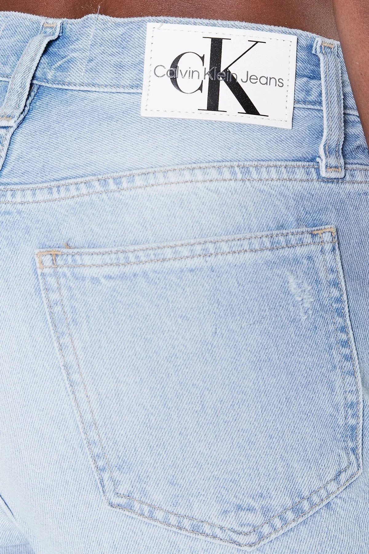 Calvin Klein Pamuklu Yüksek Bel Mom Jeans J20J2206101AA Bayan Kot Pantolon J20J220610 1AA AÇIK MAVİ - 5