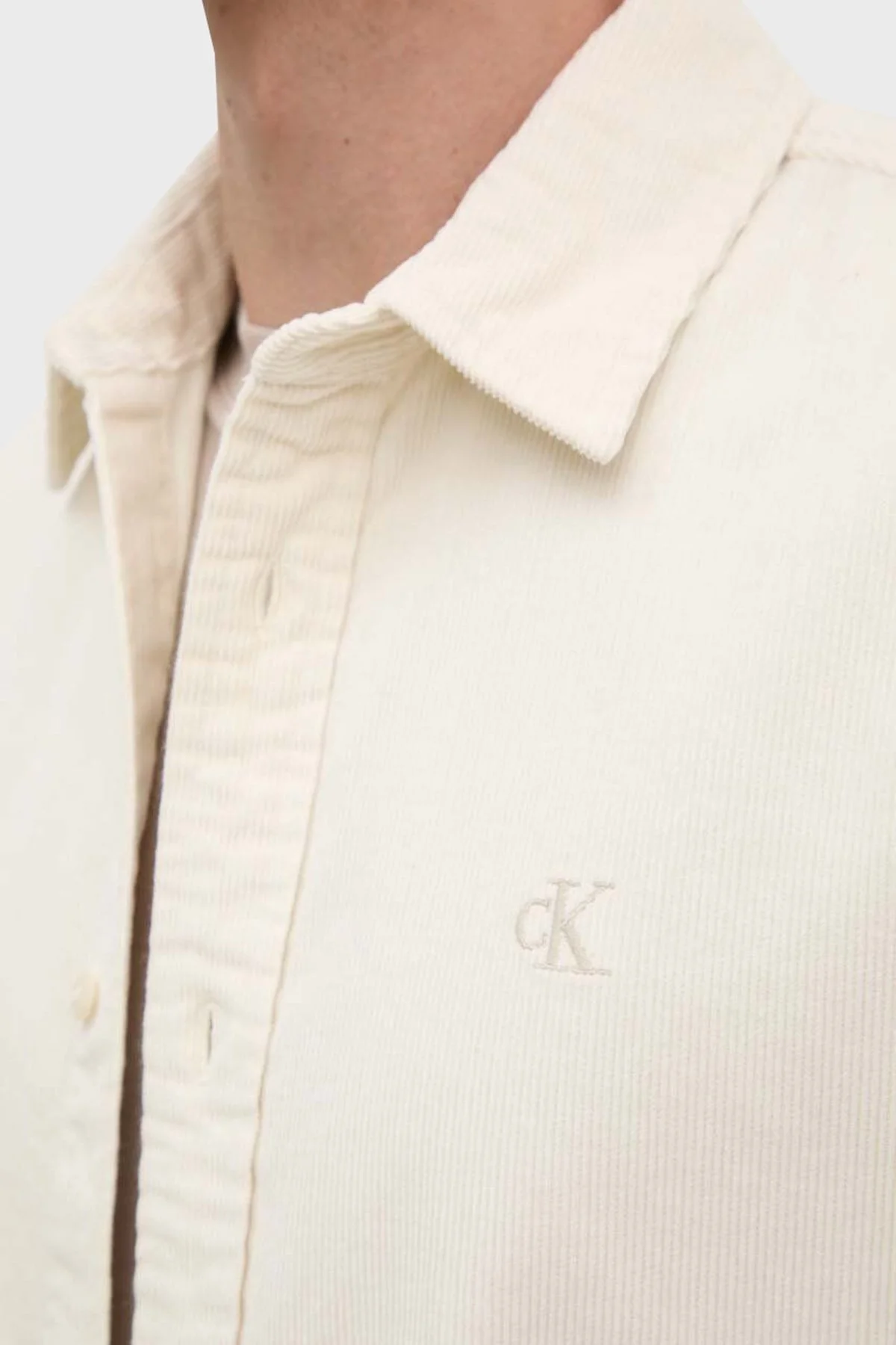 Calvin Klein Pamuklu Yumuşak Dokulu Kadife J30J326188YBI Erkek Gömlek J30J326188 YBI BEYAZ - 4