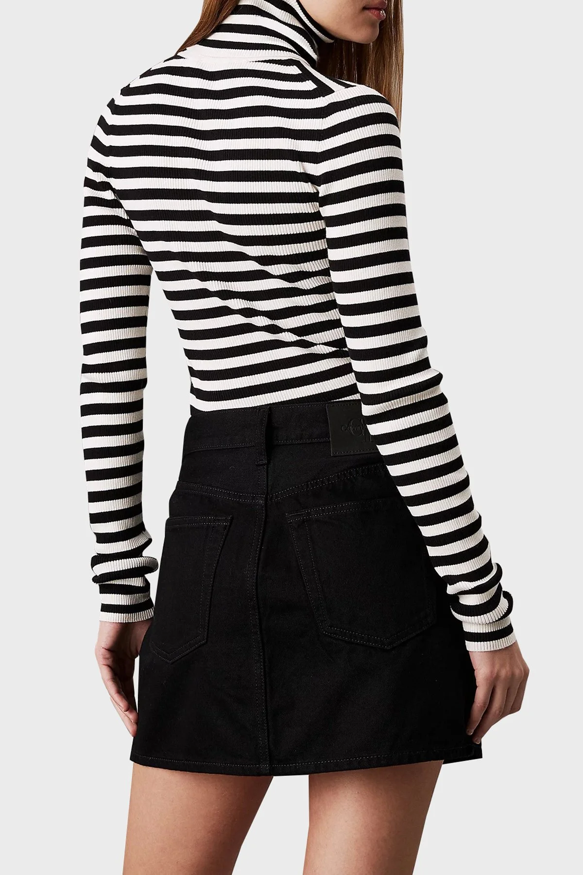 Calvin Klein Pamuklu Yumuşak Dokulu Slim Fit J20J224225YBI Bayan Kazak J20J224225 YBI BEYAZ-SİYAH - 7