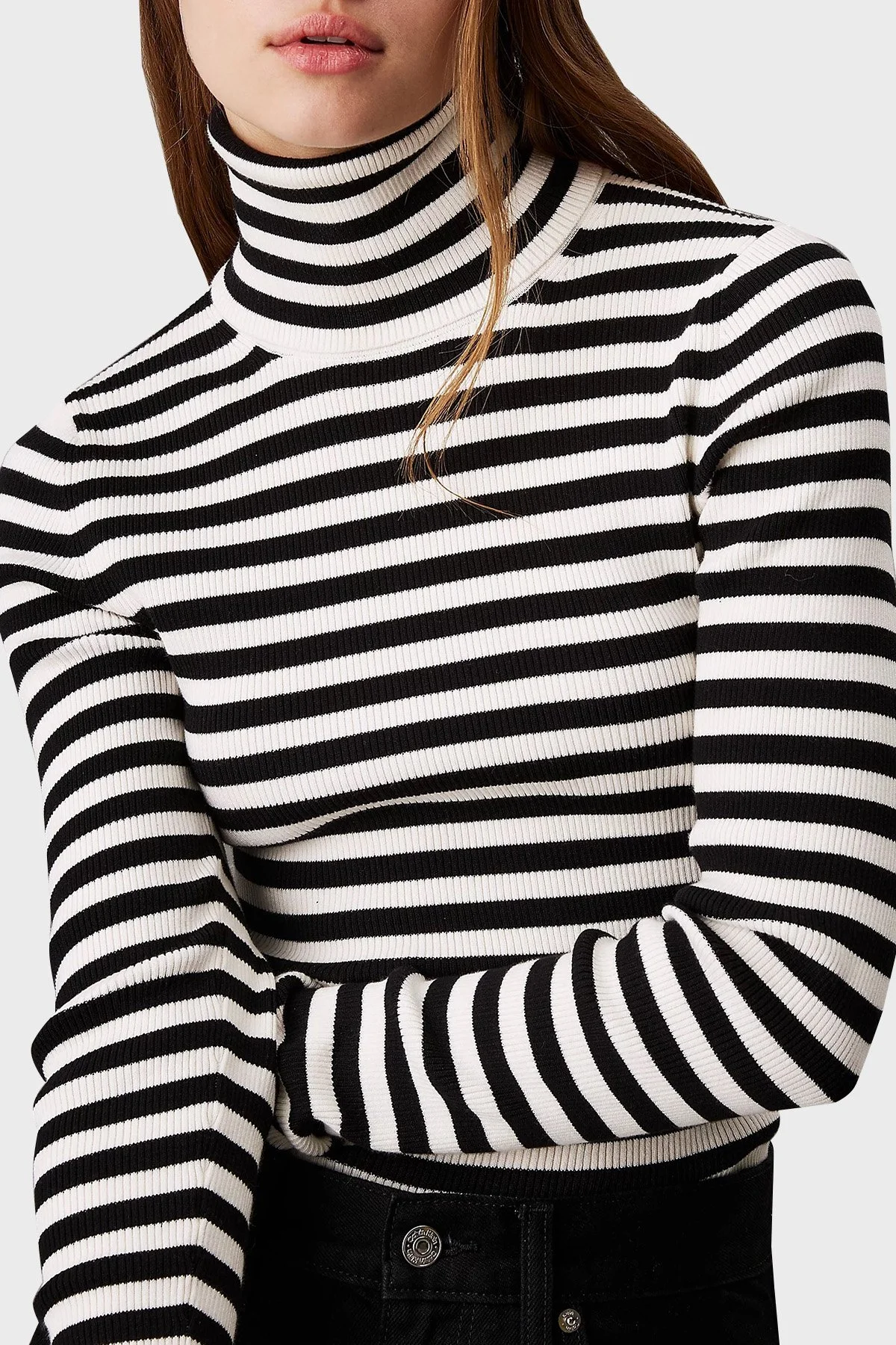 Calvin Klein Pamuklu Yumuşak Dokulu Slim Fit J20J224225YBI Bayan Kazak J20J224225 YBI BEYAZ-SİYAH - 8