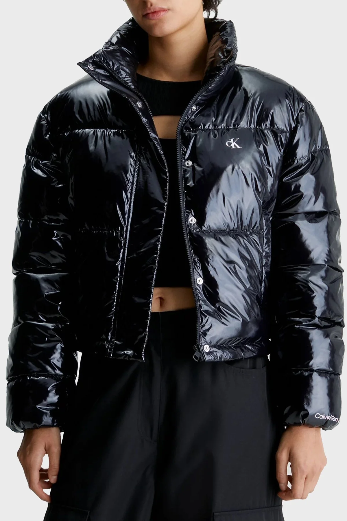 Calvin Klein Parlak Dik Yaka Cropped Şişme J20J222710BEH Bayan Mont J20J222710 BEH SİYAH - 1