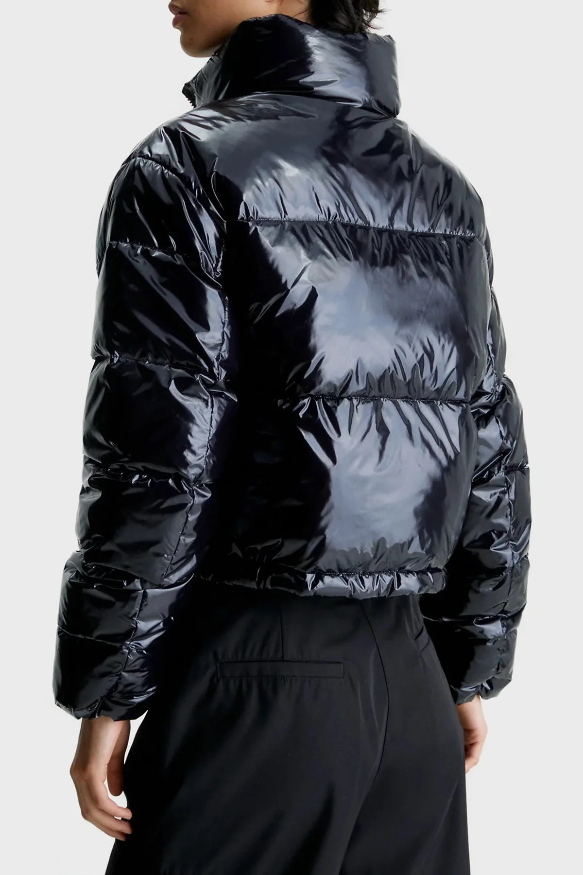 Calvin Klein Parlak Dik Yaka Cropped Şişme J20J222710BEH Bayan Mont J20J222710 BEH SİYAH - 2