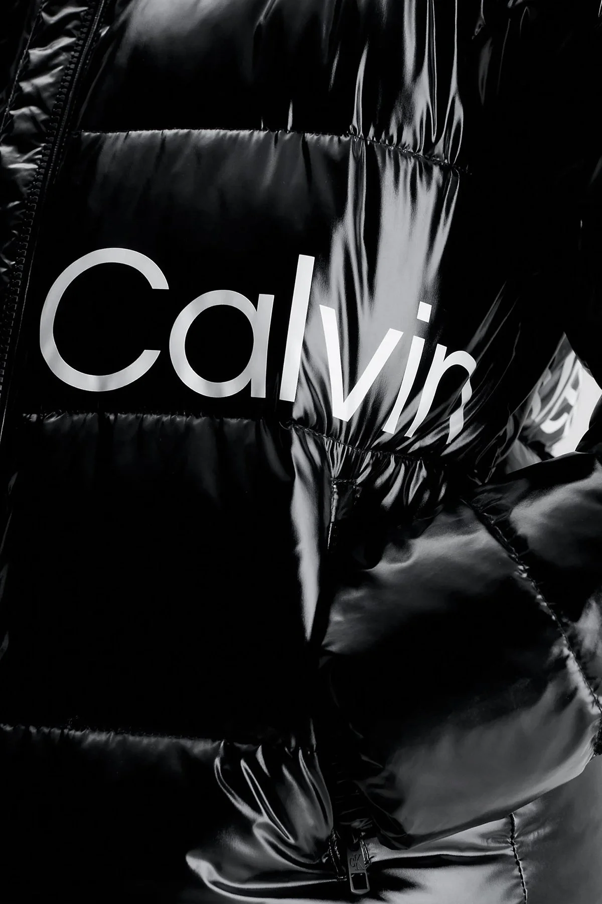 Calvin Klein Parlak Regular Fit Dik Yaka Şişme J20J221885BEH Bayan Mont J20J221885 BEH SİYAH - 4