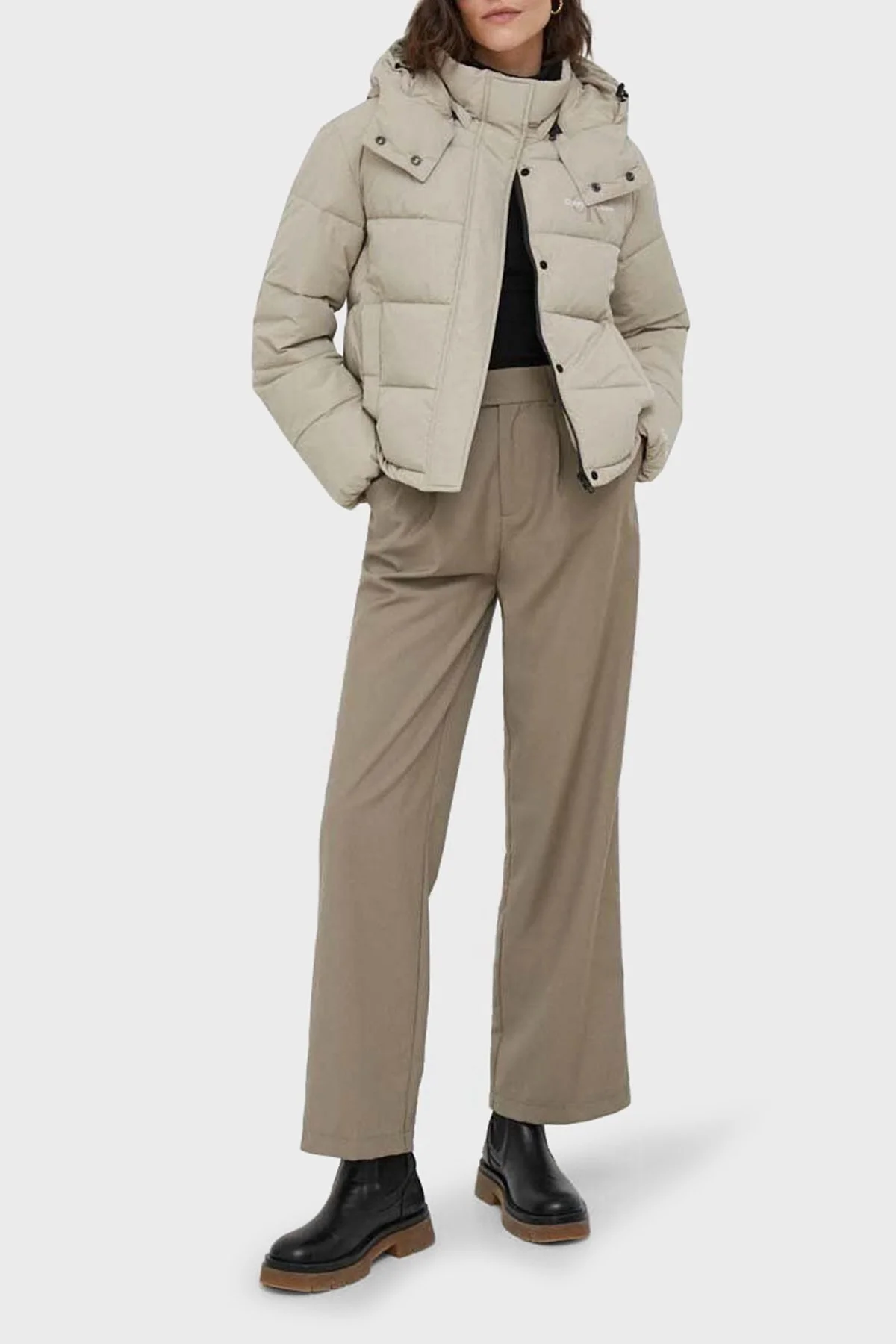 Calvin Klein Regular Fit Çıkarılabilir Kapüşonlu Şişme J20J221377PED Bayan Mont J20J221377 PED BEJ - 10