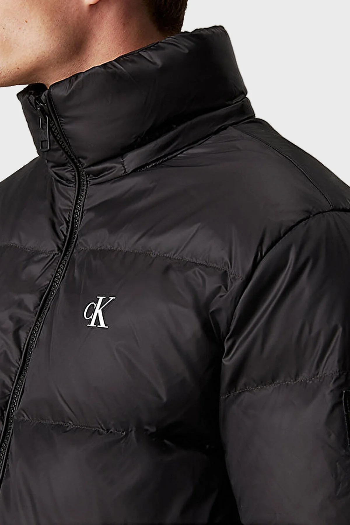 Calvin Klein Regular Fit Çıkarılabilir Kapüşonlu Su İtici Şişme J30J325946BEH Erkek Mont J30J325946 BEH SİYAH - 4