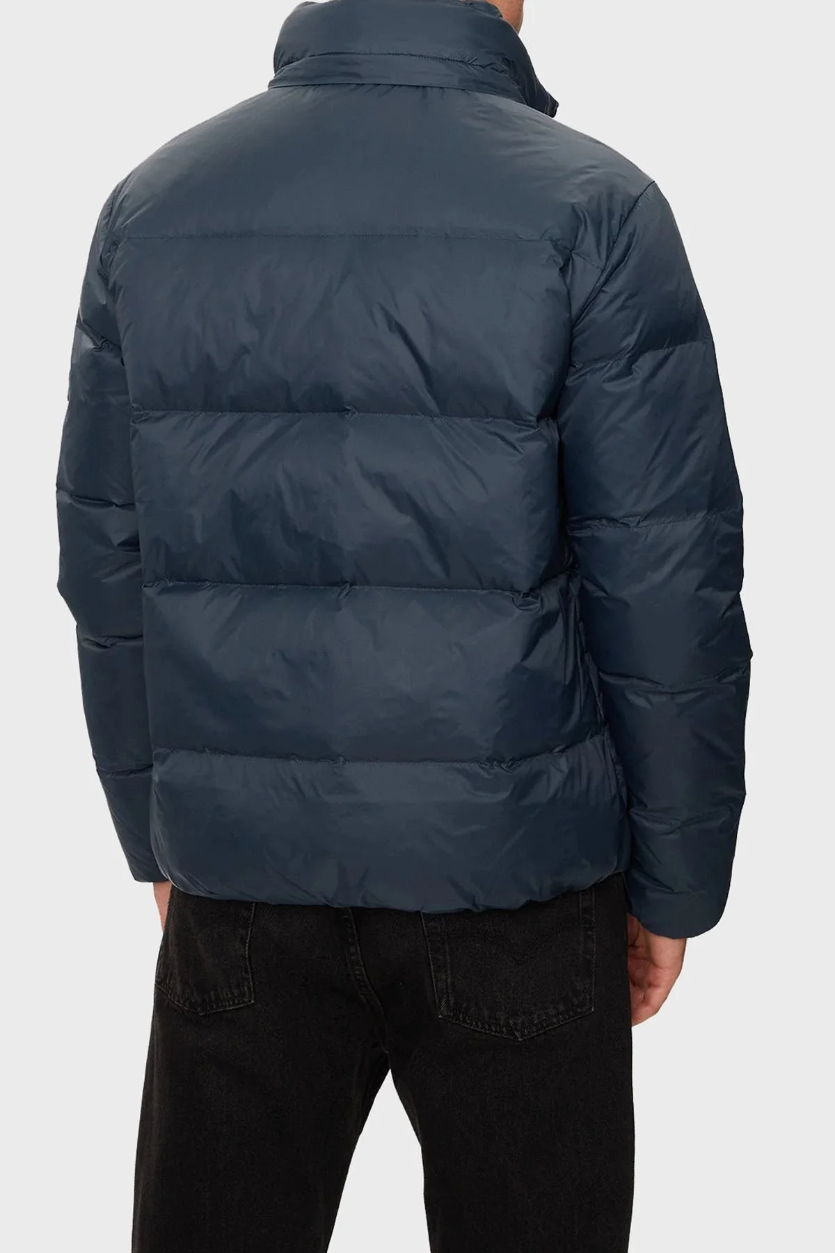 Calvin Klein Regular Fit Çıkarılabilir Kapüşonlu Su İtici Şişme J30J325946PPK Erkek Mont J30J325946 PPK LACİVERT - 4