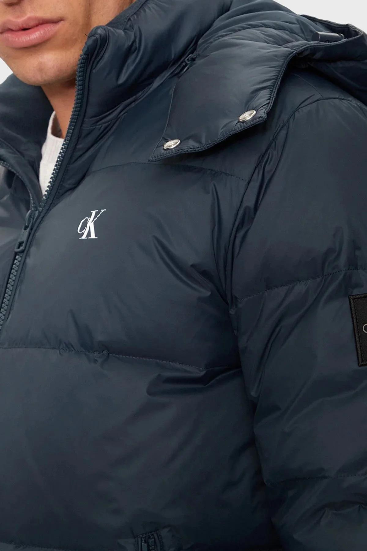 Calvin Klein Regular Fit Çıkarılabilir Kapüşonlu Su İtici Şişme J30J325946PPK Erkek Mont J30J325946 PPK LACİVERT - 6