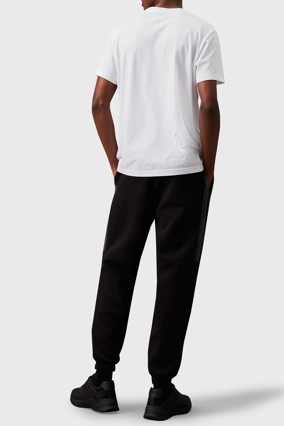 Calvin Klein Regular Fit Jogger J30J325659BEH Erkek Pantolon J30J325659 BEH SİYAH - 7