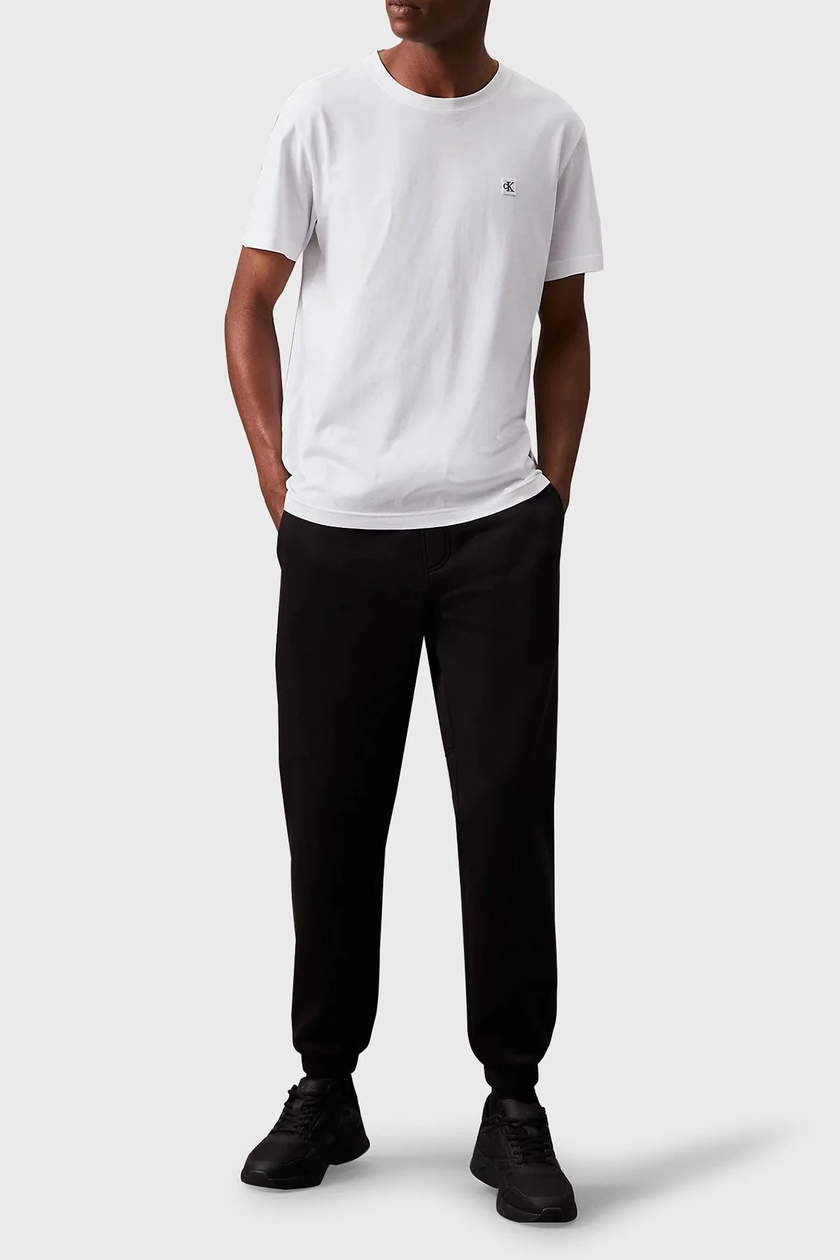 Calvin Klein Regular Fit Jogger J30J325659BEH Erkek Pantolon J30J325659 BEH SİYAH - 8