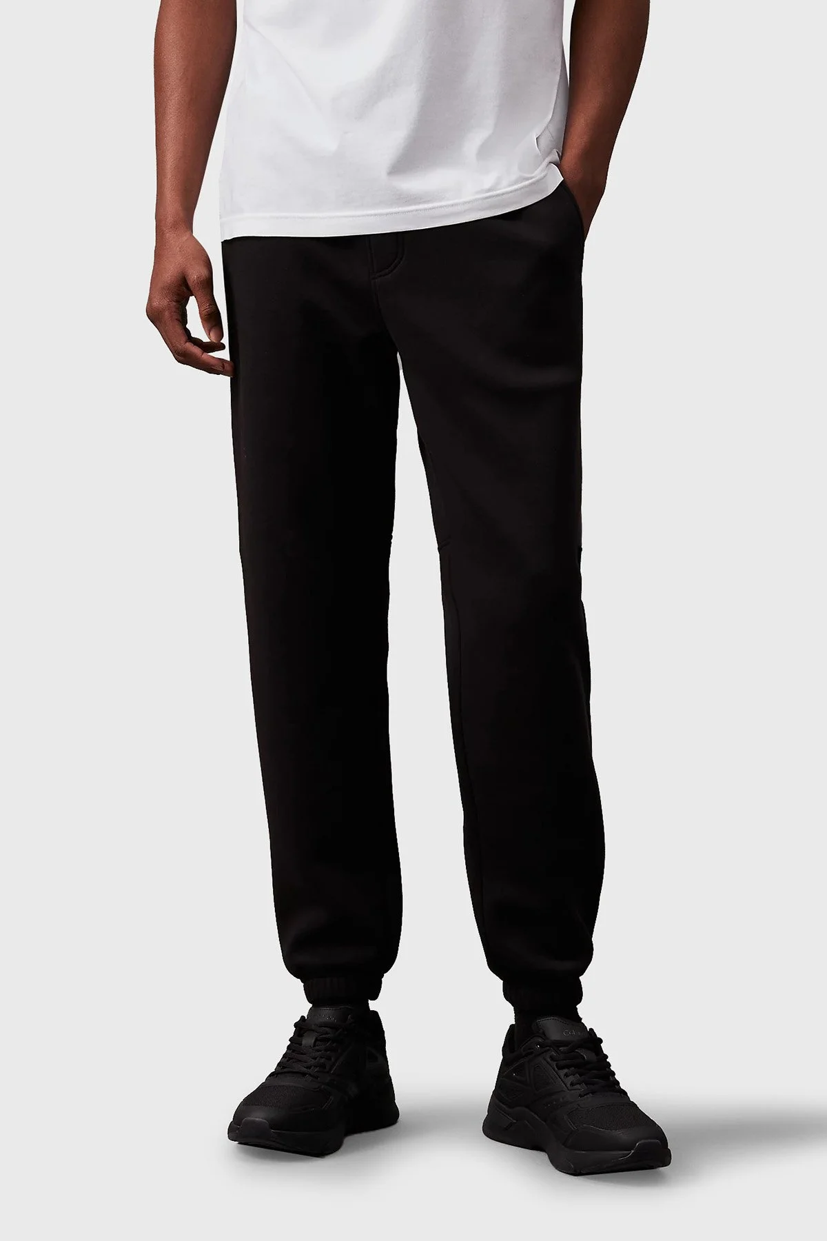 Calvin Klein Regular Fit Jogger J30J325659BEH Erkek Pantolon J30J325659 BEH SİYAH - 1