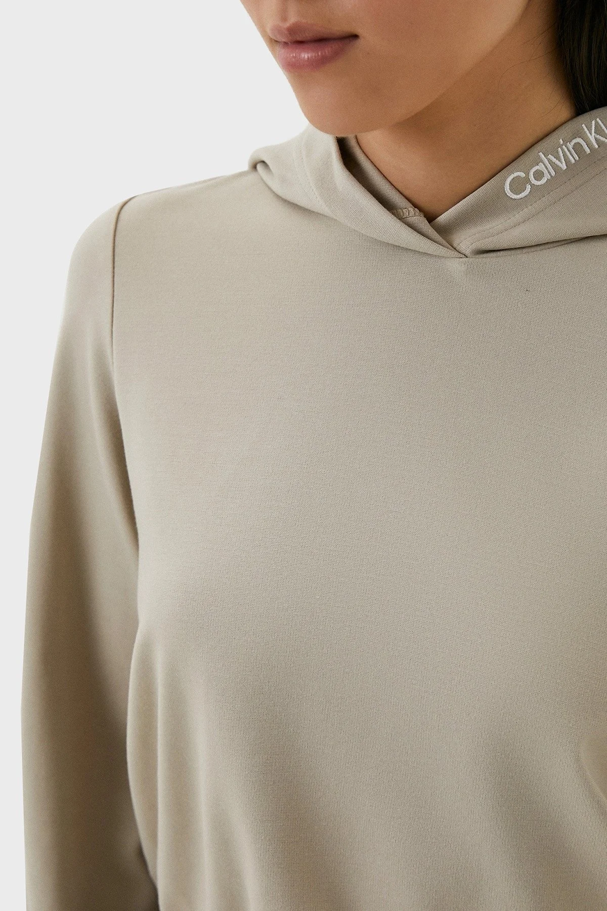 Calvin Klein Regular Fit Kapüşonlu Crop J20J222200PED Bayan Sweat J20J222200 PED BEJ - 4