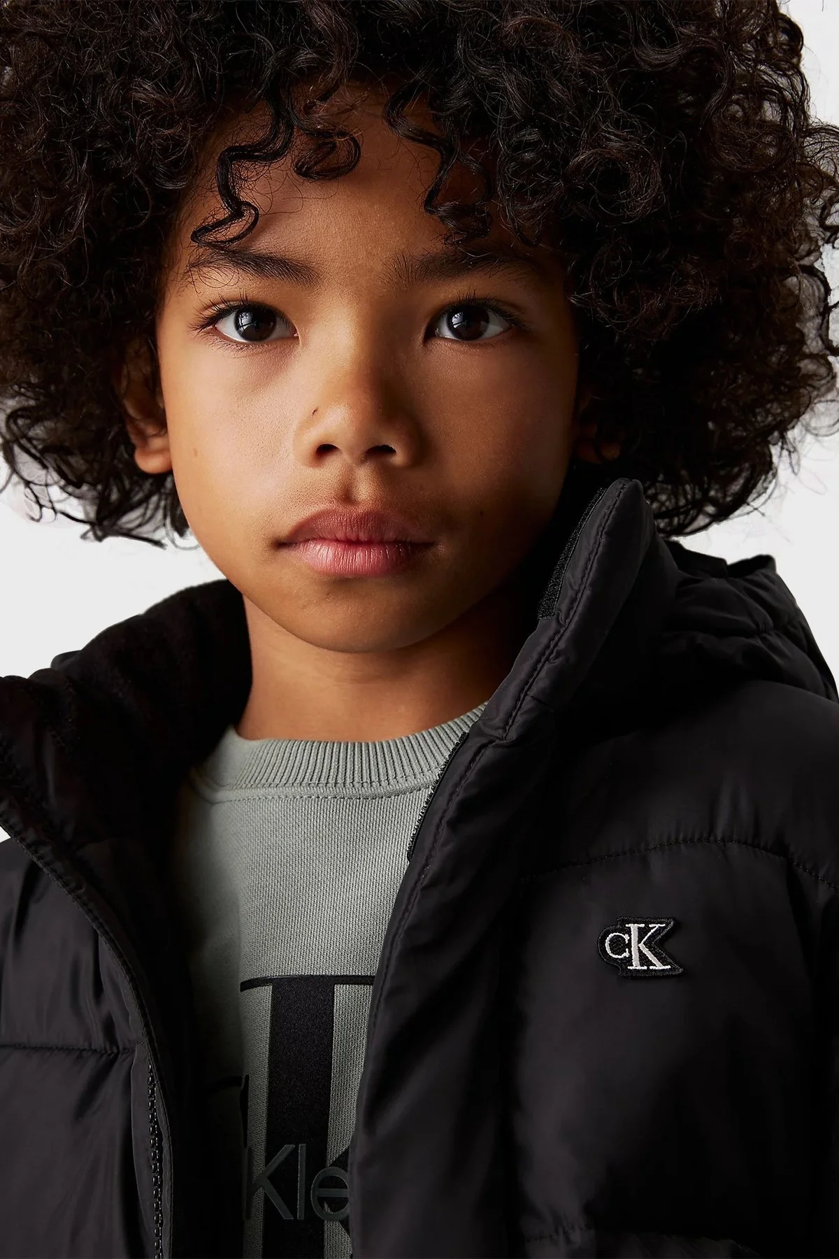 Calvin Klein Regular Fit Kapüşonlu Logolu Şişme IB0IB01276BEH Çocuk Mont IB0IB01276 BEH SİYAH - 4