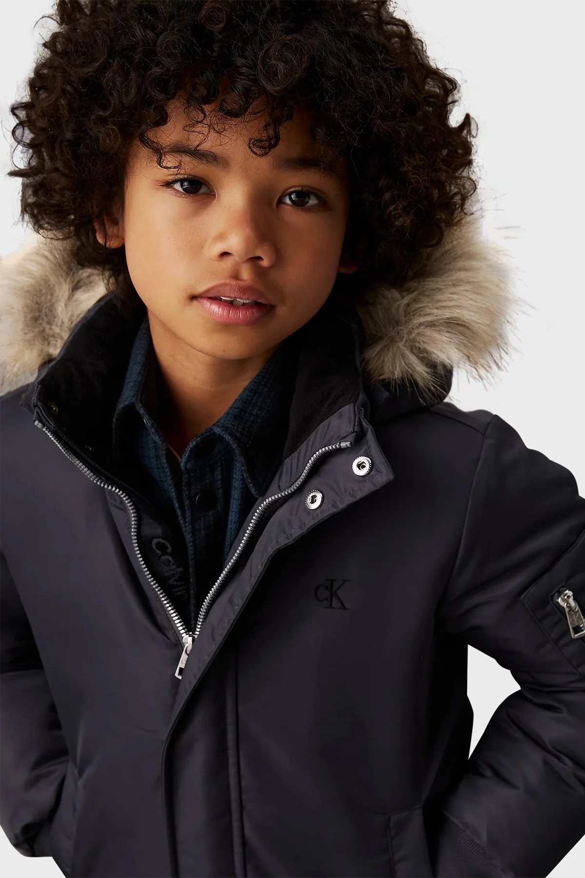 Calvin Klein Regular Fit Kapüşonlu Şişme IB0IB02253BAN Çocuk Mont IB0IB02253 BAN ANTRASİT - 4