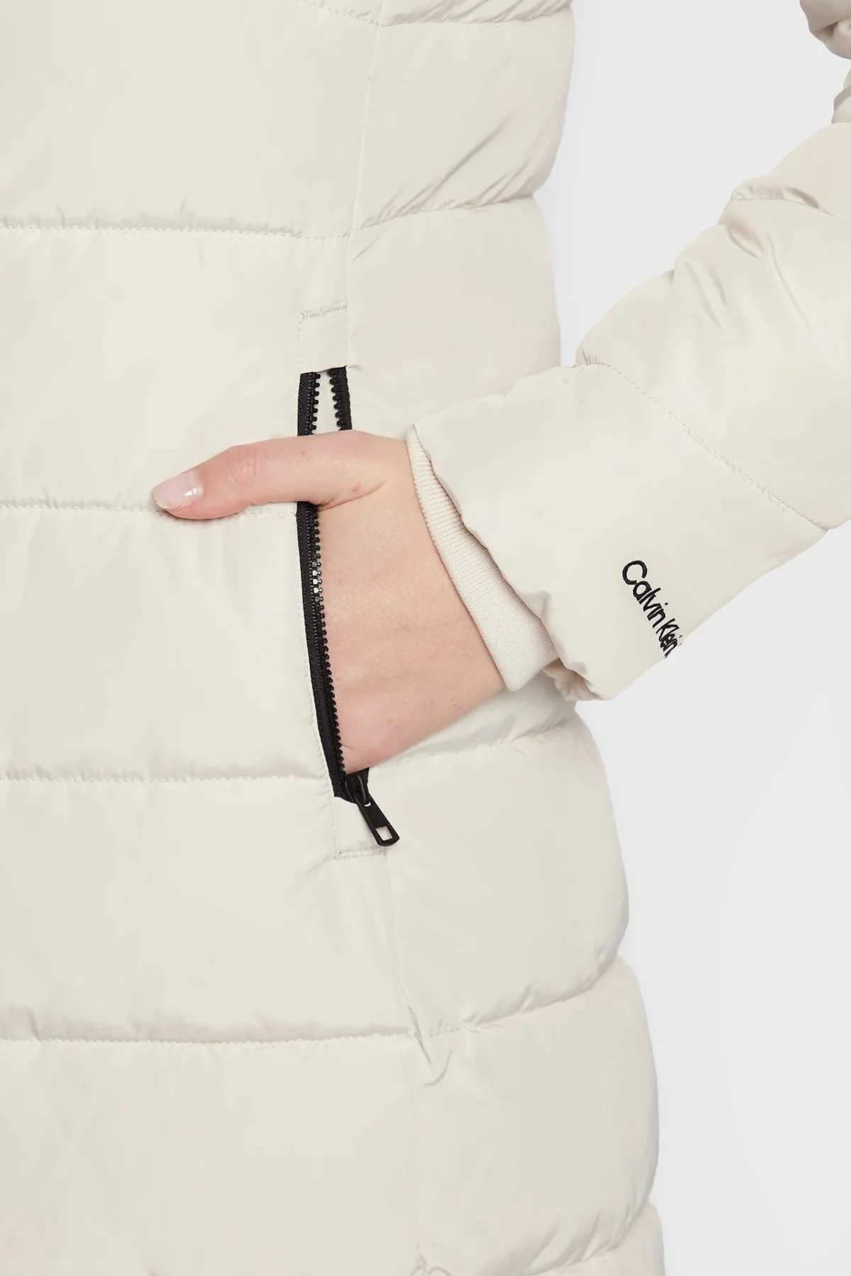 Calvin Klein Regular Fit Kapüşonlu Uzun Şişme Bayan Mont J20J219825 ACF BEJ - 7