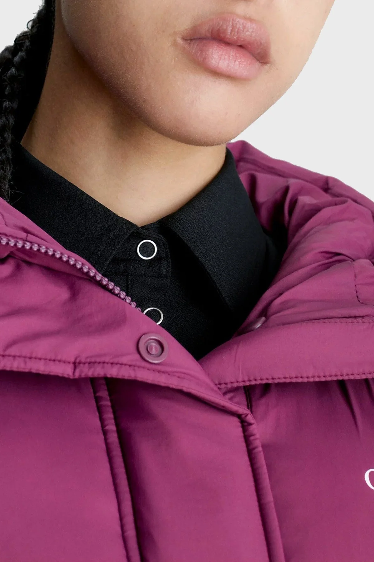 Calvin Klein Regular Fit Kemerli Kapüşonlu Şişme J20J221896VAC Bayan Mont J20J221896 VAC MÜRDÜM - 4