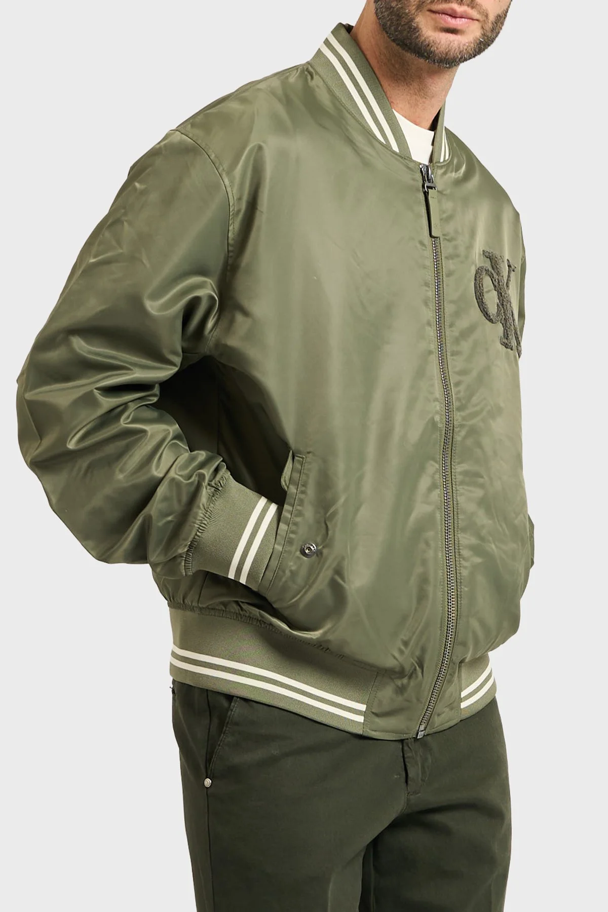 Calvin Klein Regular Fit Kolej Yaka Suya Dayanıklı Bomber LV04RD524GLDY Erkek Mont LV04RD524G LDY HAKİ - 3