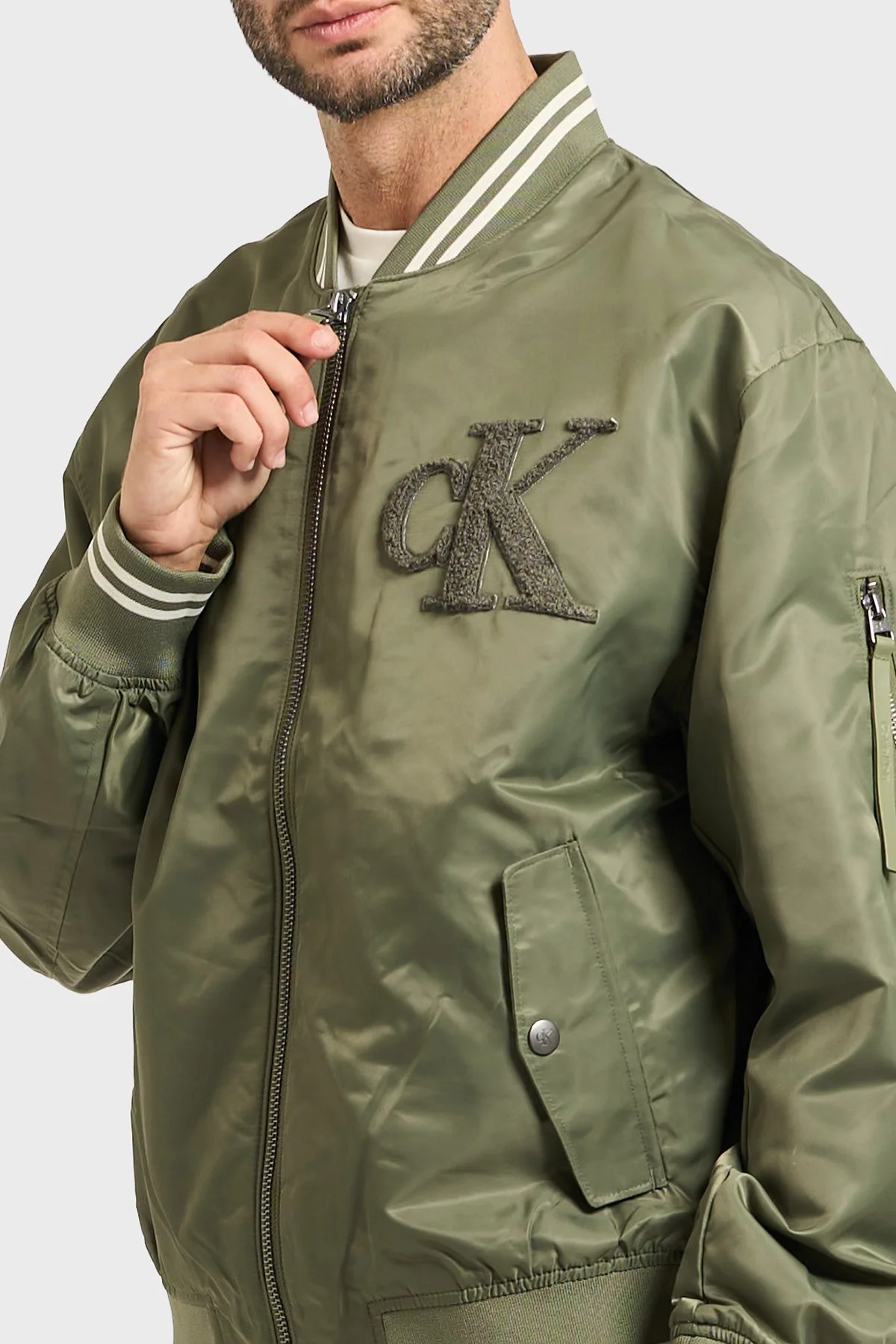 Calvin Klein Regular Fit Kolej Yaka Suya Dayanıklı Bomber LV04RD524GLDY Erkek Mont LV04RD524G LDY HAKİ - 4