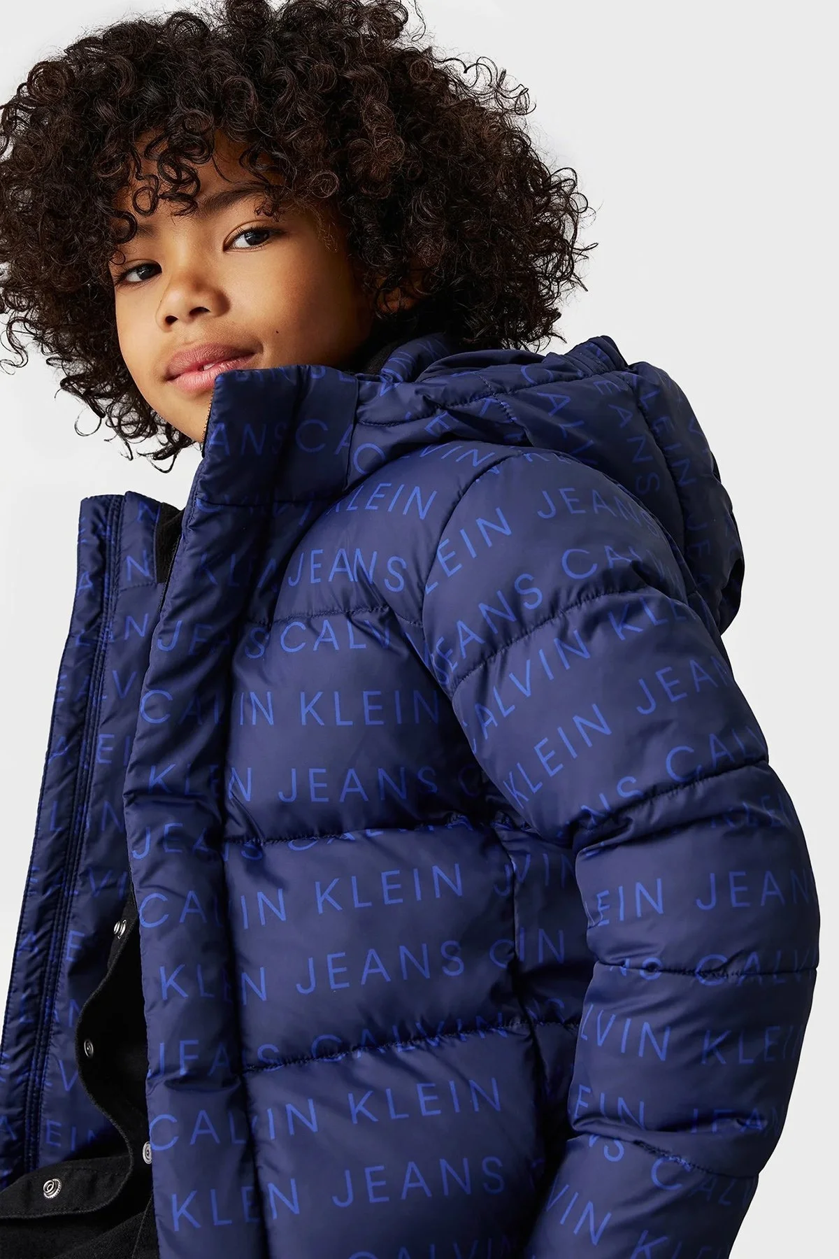 Calvin Klein Regular Fit Logo Desenli IB0IB022890G8 Çocuk Mont IB0IB02289 0G8 LACİVERT - 4