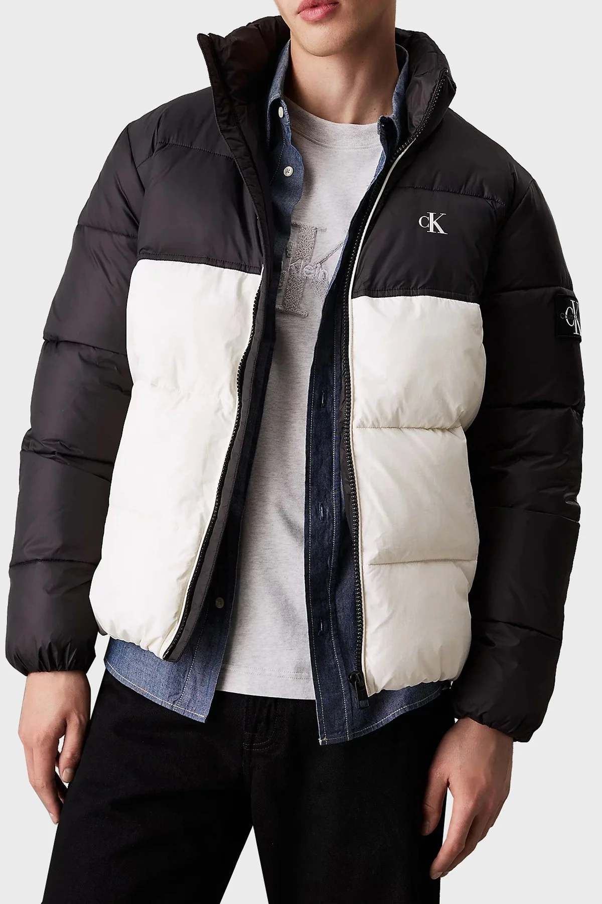 Calvin Klein Regular Fit Renk Bloklu Şişme J30J325584YBI Erkek Mont J30J325584 YBI SİYAH-BEYAZ - 1