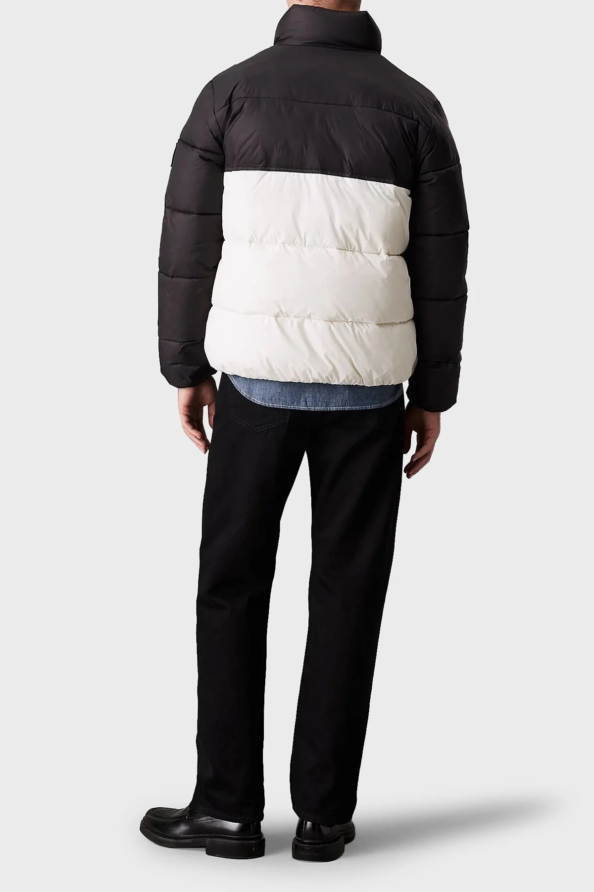 Calvin Klein Regular Fit Renk Bloklu Şişme J30J325584YBI Erkek Mont J30J325584 YBI SİYAH-BEYAZ - 3