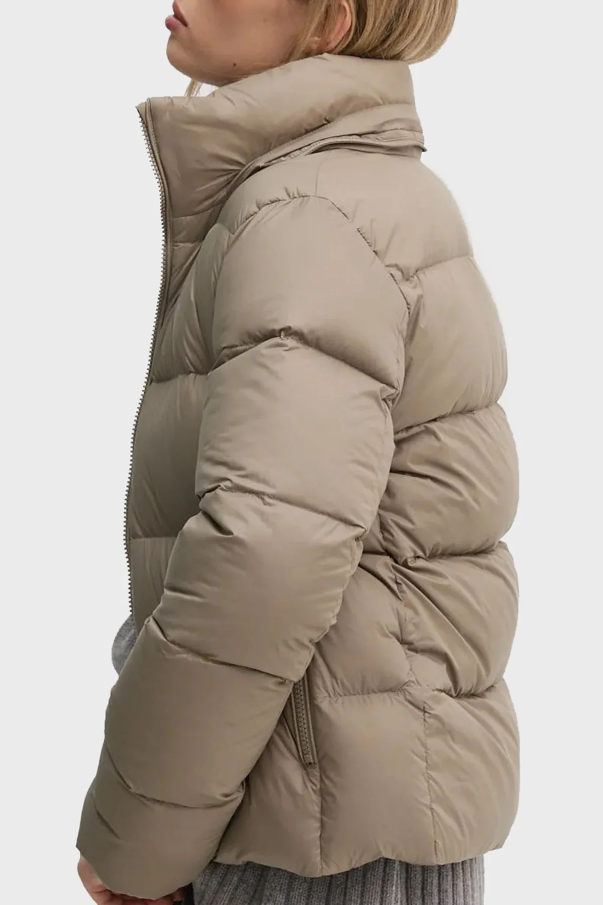 Calvin Klein Regular Fit Su İtici Çıkarılabilir Kapüşonlu Kısa Şişme J20J223571PAV Bayan Mont J20J223571 PAV HAKİ - 4