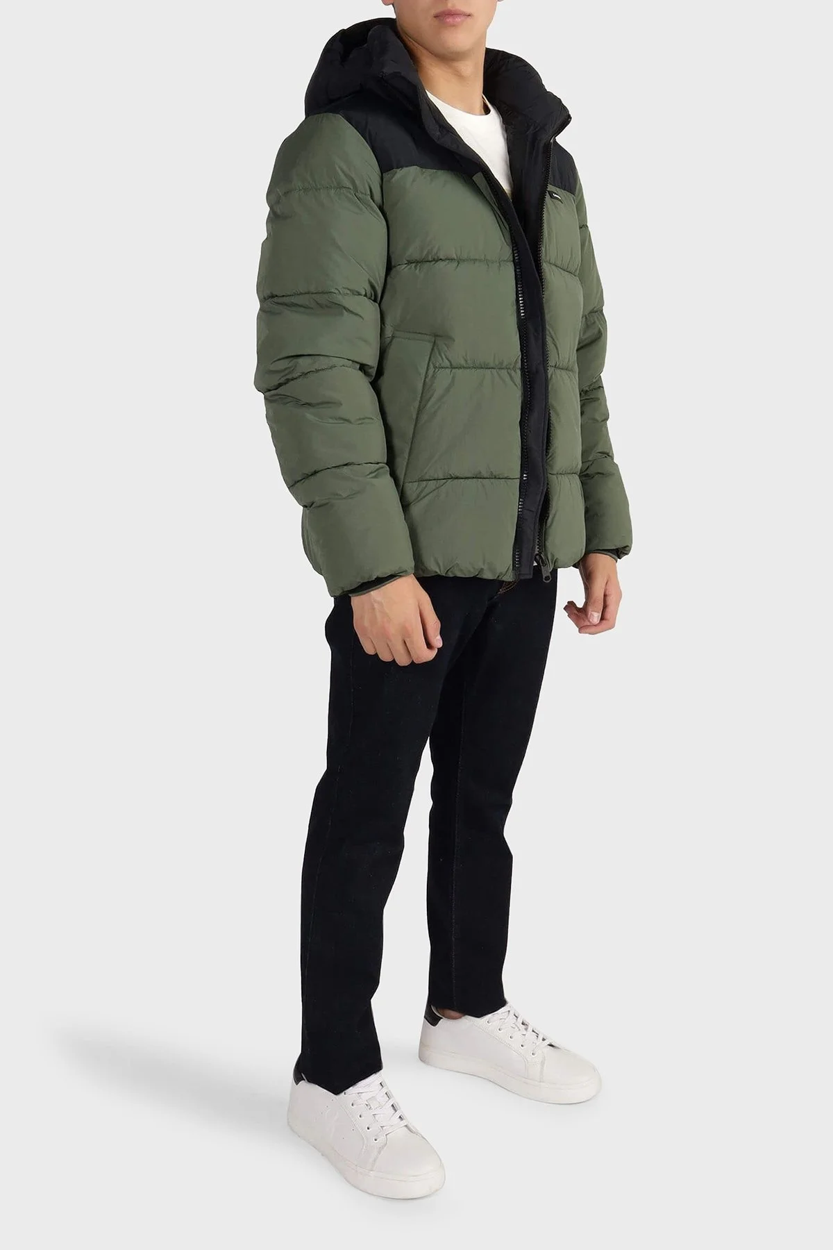 Calvin Klein Regular Fit Yalıtımlı Kapüşonlu Şişme K10K112227LLP Erkek Mont K10K112227 LLP YEŞİL-SİYAH - 3