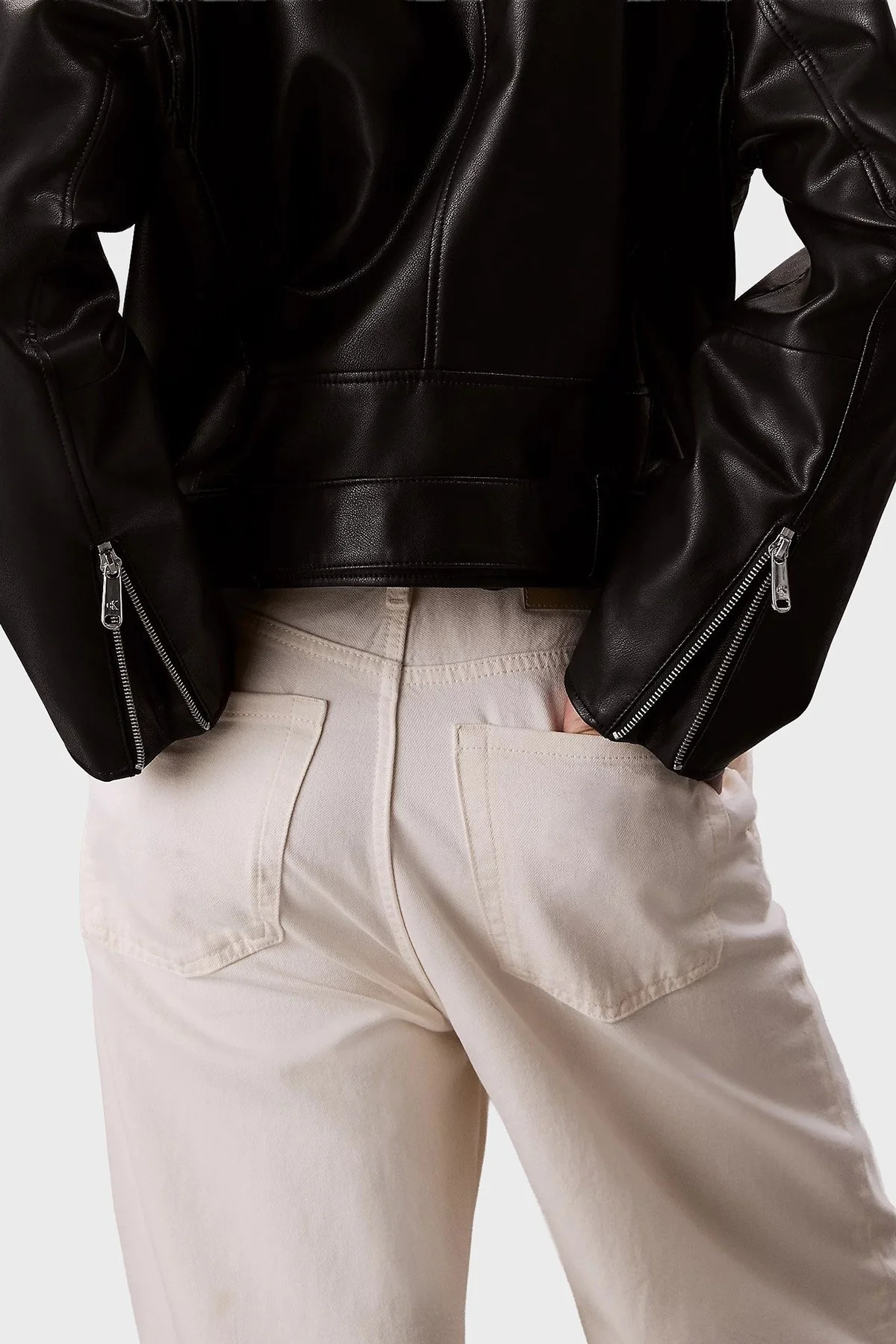 Calvin Klein Relaxed Fit Kemerli Apaş Yaka Biker Deri LV044C532GBAE Bayan Ceket LV044C532G BAE SİYAH - 5