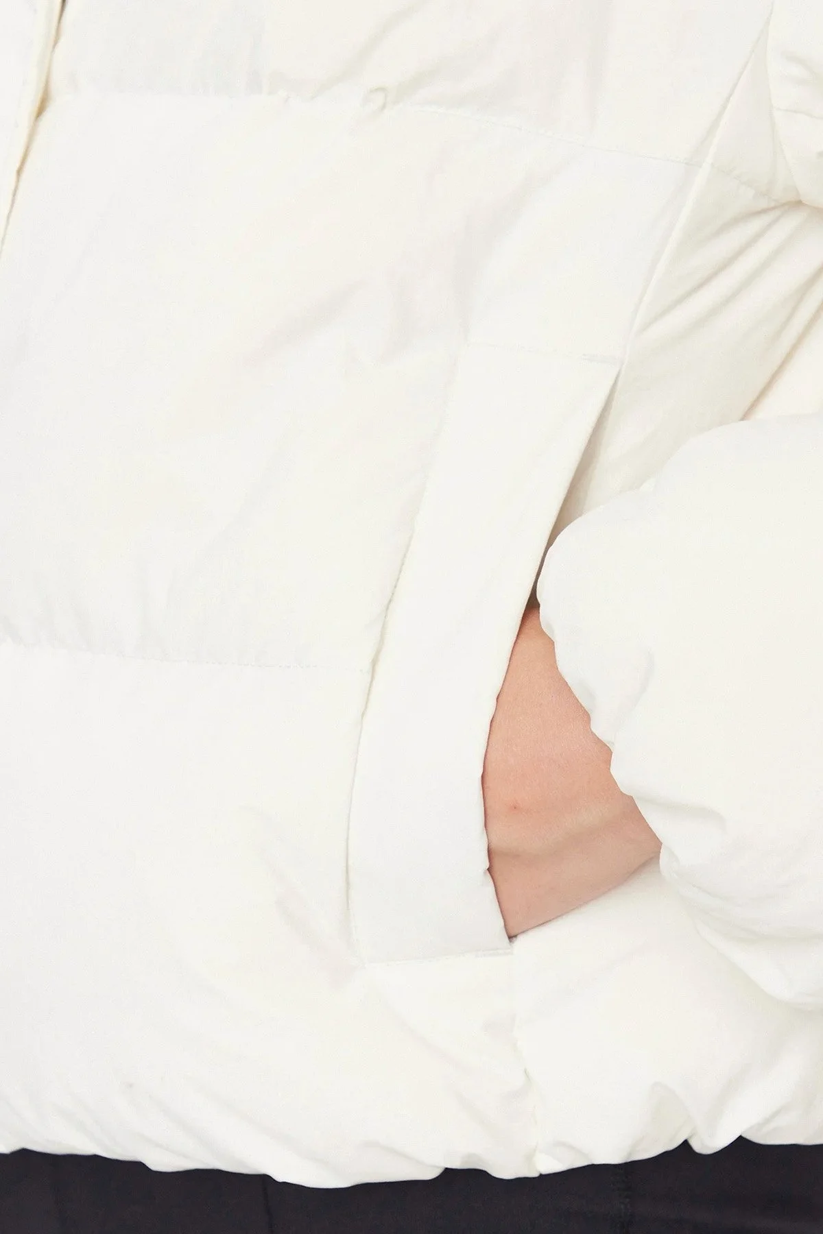 Calvin Klein Relaxed Fit Kuş Tüyü Dolgulu Şişme J20J222235YBI Bayan Mont J20J222235 YBI BEYAZ - 5