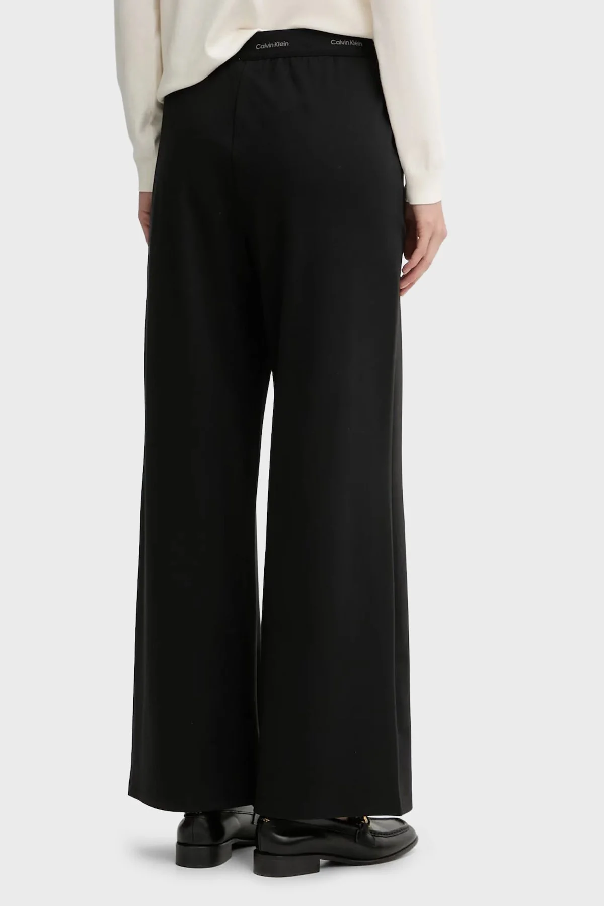 Calvin Klein Relaxed Fit Logolu Lastikli Bel Geniş Paça LV044E622GUB1 Bayan Pantolon LV044E622G UB1 SİYAH - 3