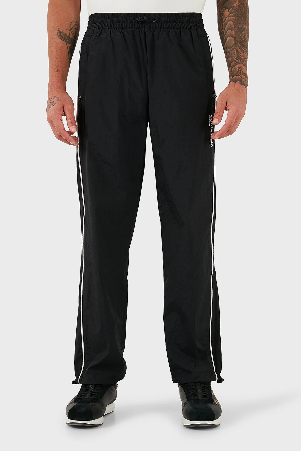 Calvin Klein Relaxed Fit Normal Bel Ribanalı Paça Çizgi Detaylı LV04RC522GUB1 Erkek Pantolon LV04RC522G UB1 SİYAH - 1