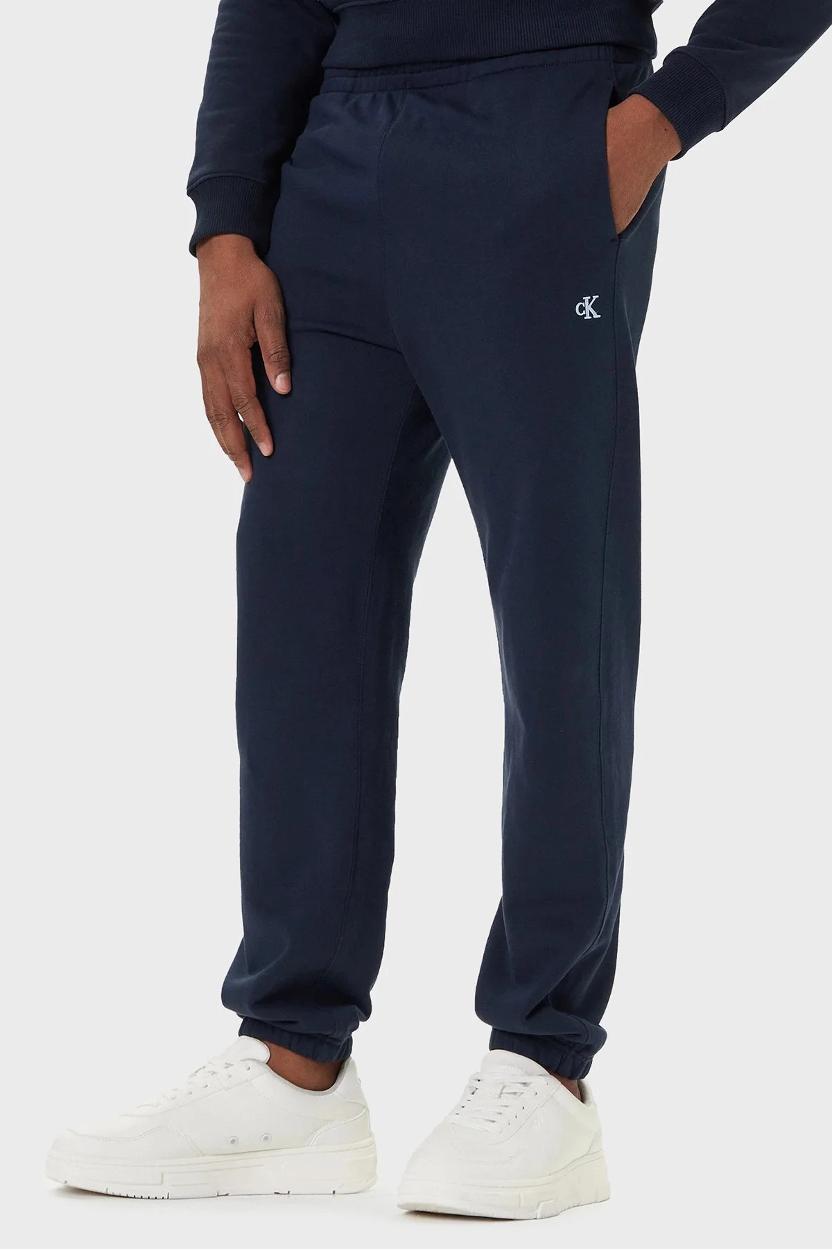 Calvin Klein Relaxed Fit Pamuklu Normal Bel Lastik Paça LV04RD241G CEF Erkek Pantolon LV04RD241G CEF LACİVERT - 1