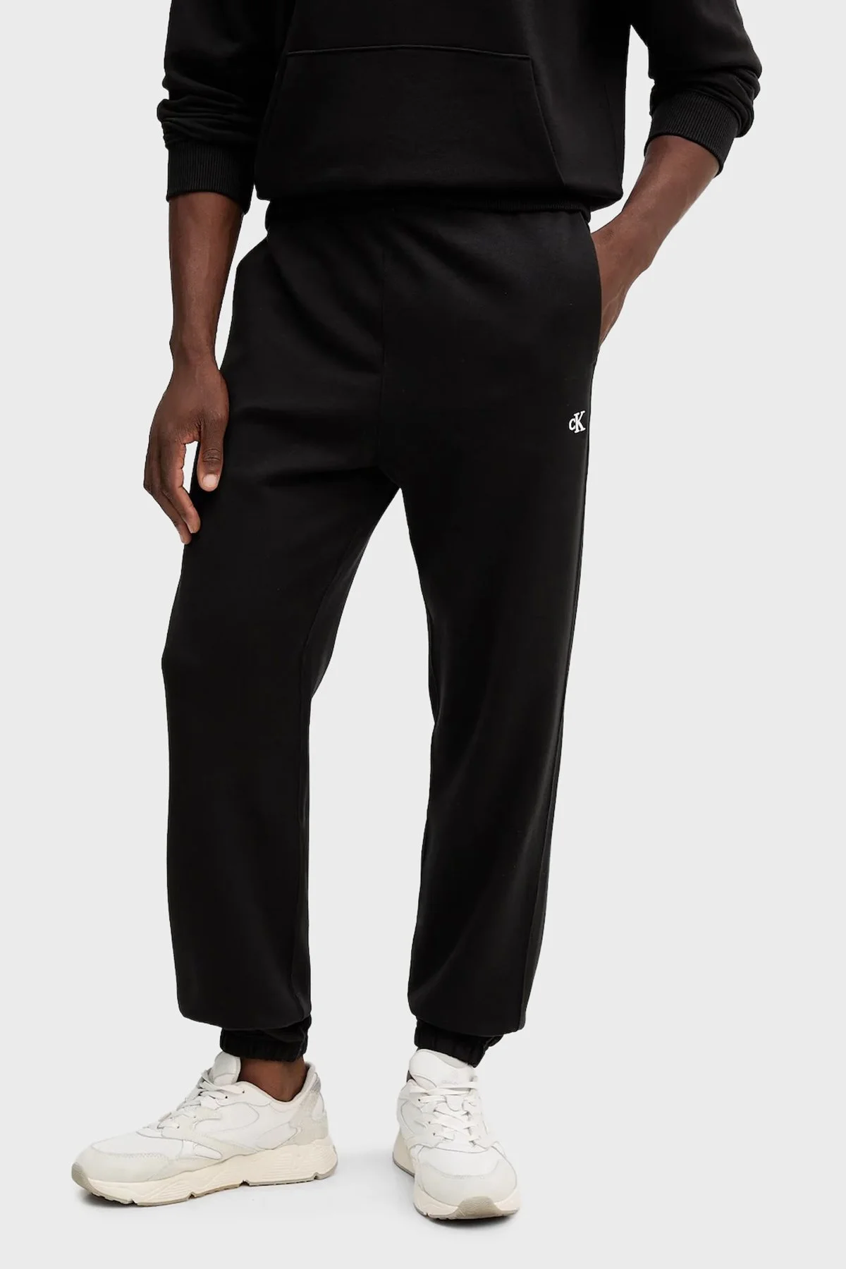 Calvin Klein Relaxed Fit Pamuklu Normal Bel Lastik Paça LV04RD241GUB1 Erkek Pantolon LV04RD241G UB1 SİYAH - 1