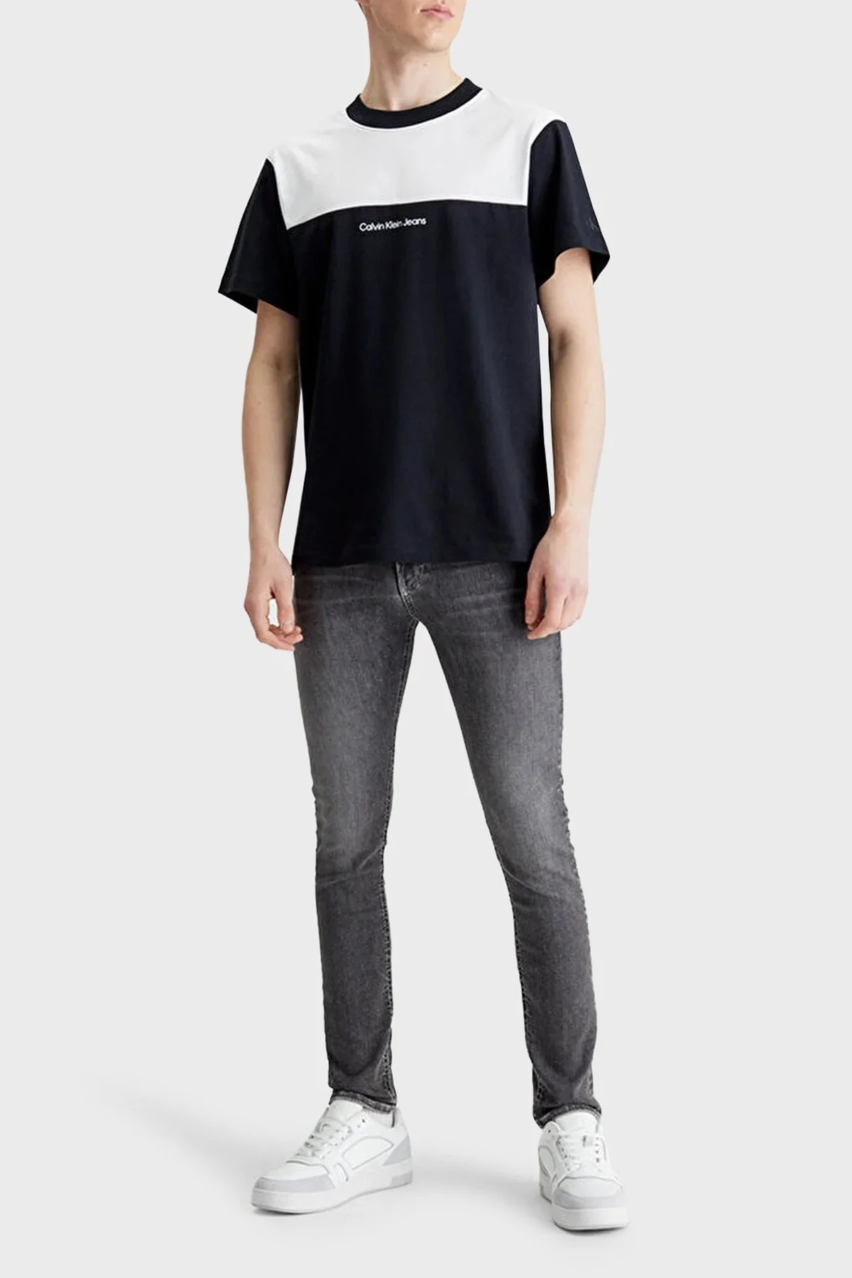 Calvin Klein Renk Bloklu Bisiklet Yaka Regular Fit Pamuklu J30J324675BEH Erkek T Shirt J30J324675 BEH SİYAH - 1