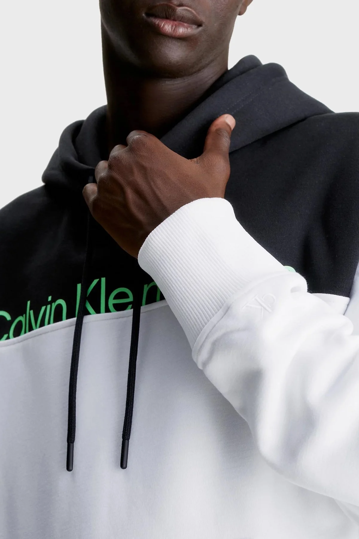 Calvin Klein Renk Bloklu Kapüşonlu Kanguru Cepli Regular Fit J30J324089YAF Erkek Sweat J30J324089 YAF BEYAZ-SİYAH - 2