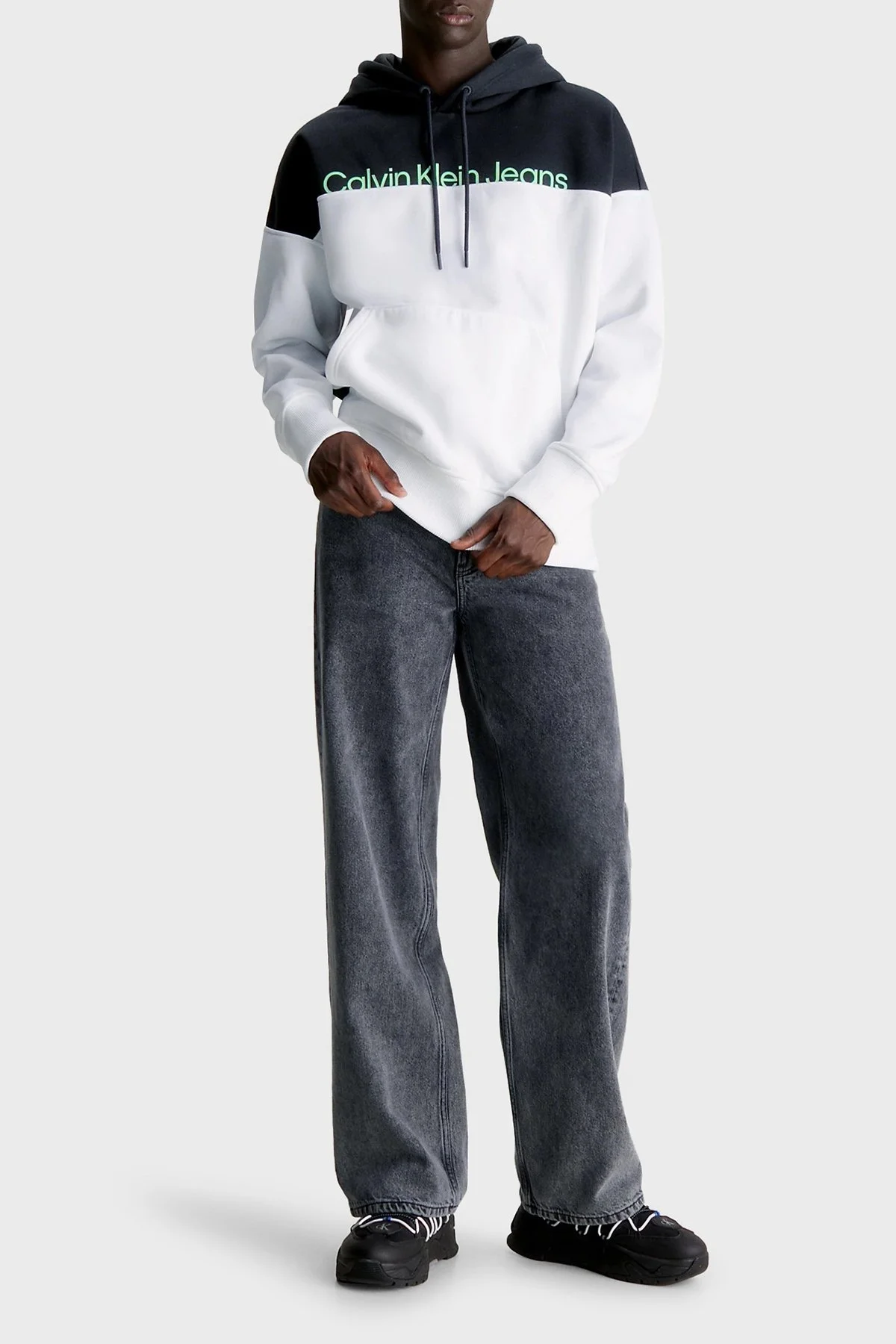 Calvin Klein Renk Bloklu Kapüşonlu Kanguru Cepli Regular Fit J30J324089YAF Erkek Sweat J30J324089 YAF BEYAZ-SİYAH - 4