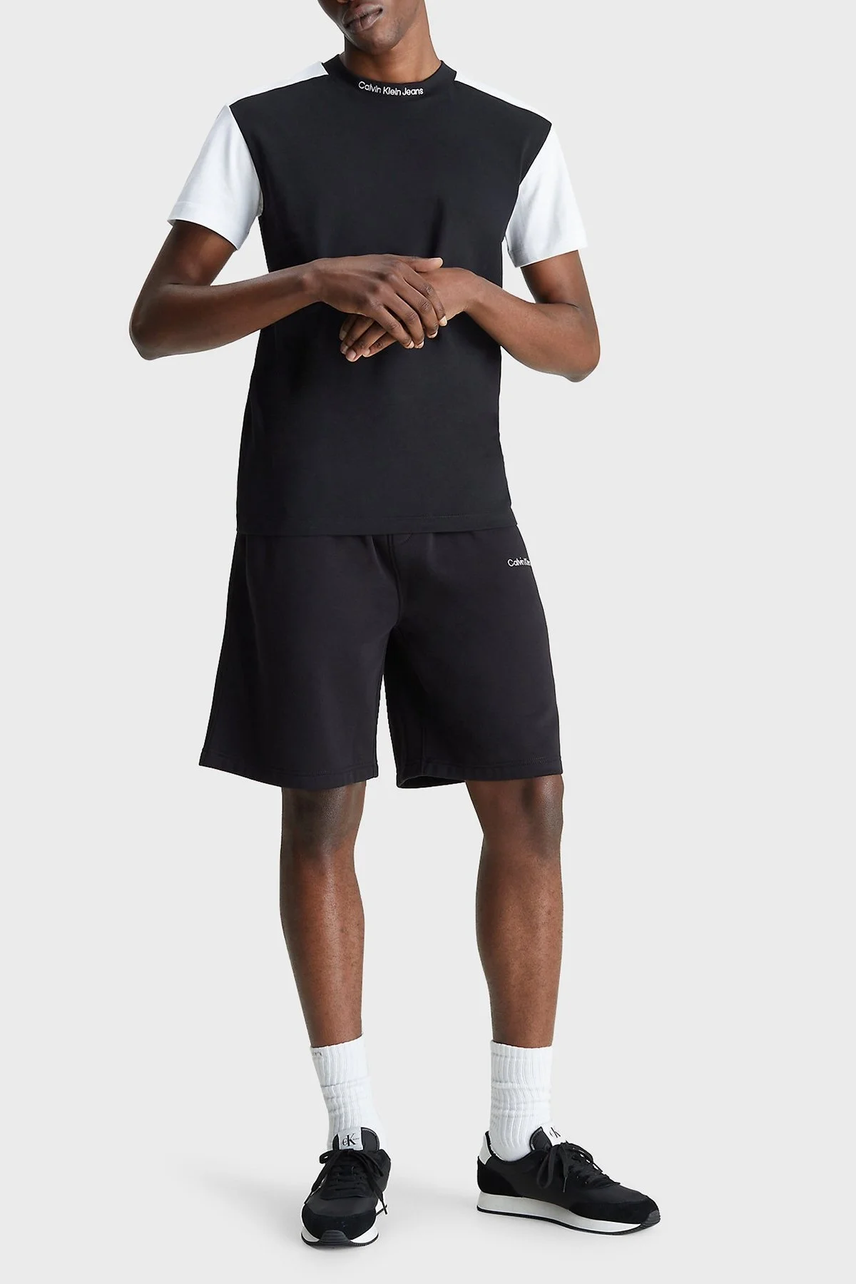 Calvin Klein Renk Bloklu Organik Pamuklu Regular Fit Bisiklet Yaka Erkek T Shirt J30J323154 BEH SİYAH - 4